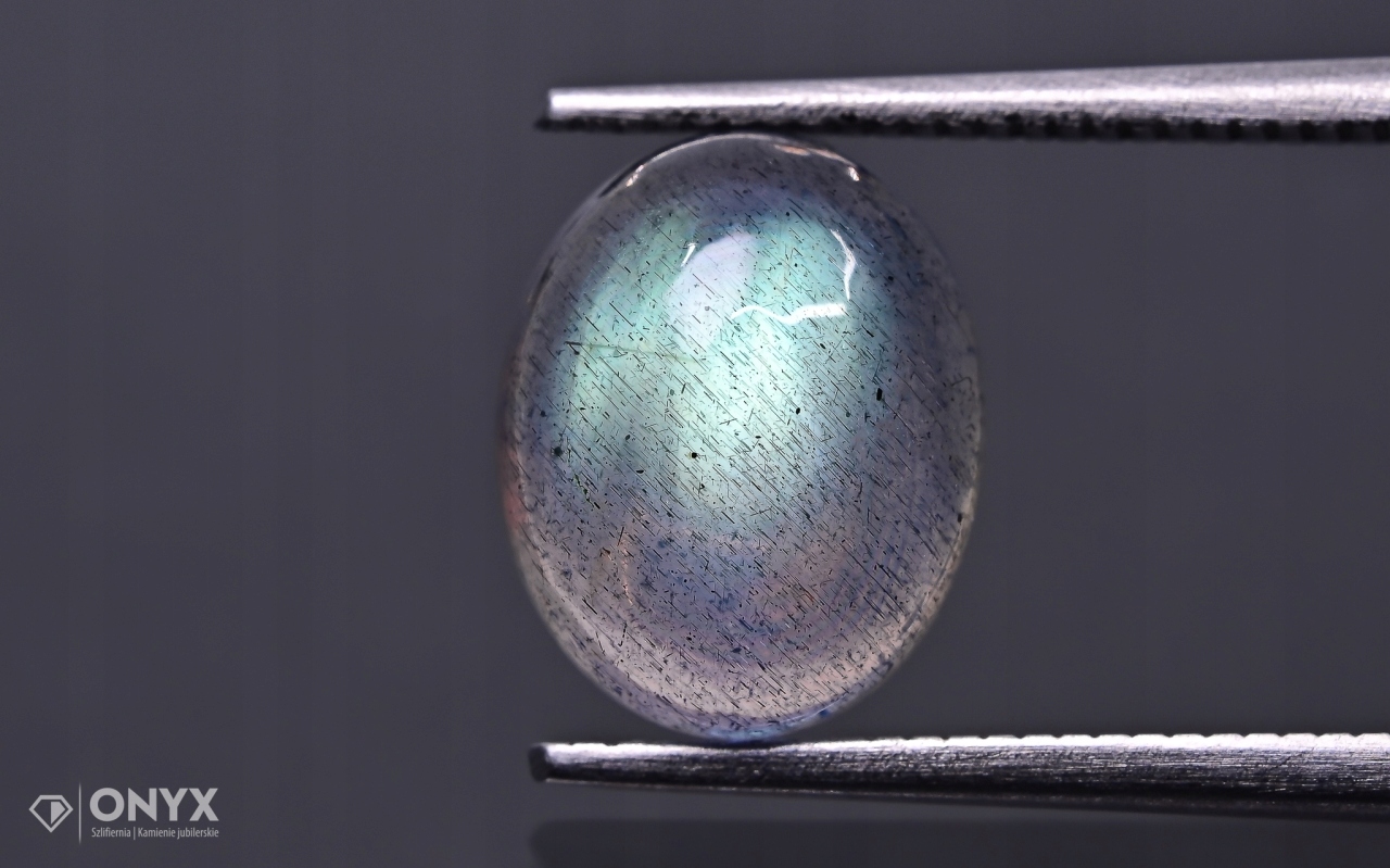 Labradorit kabošon A ovál 10x8 mm