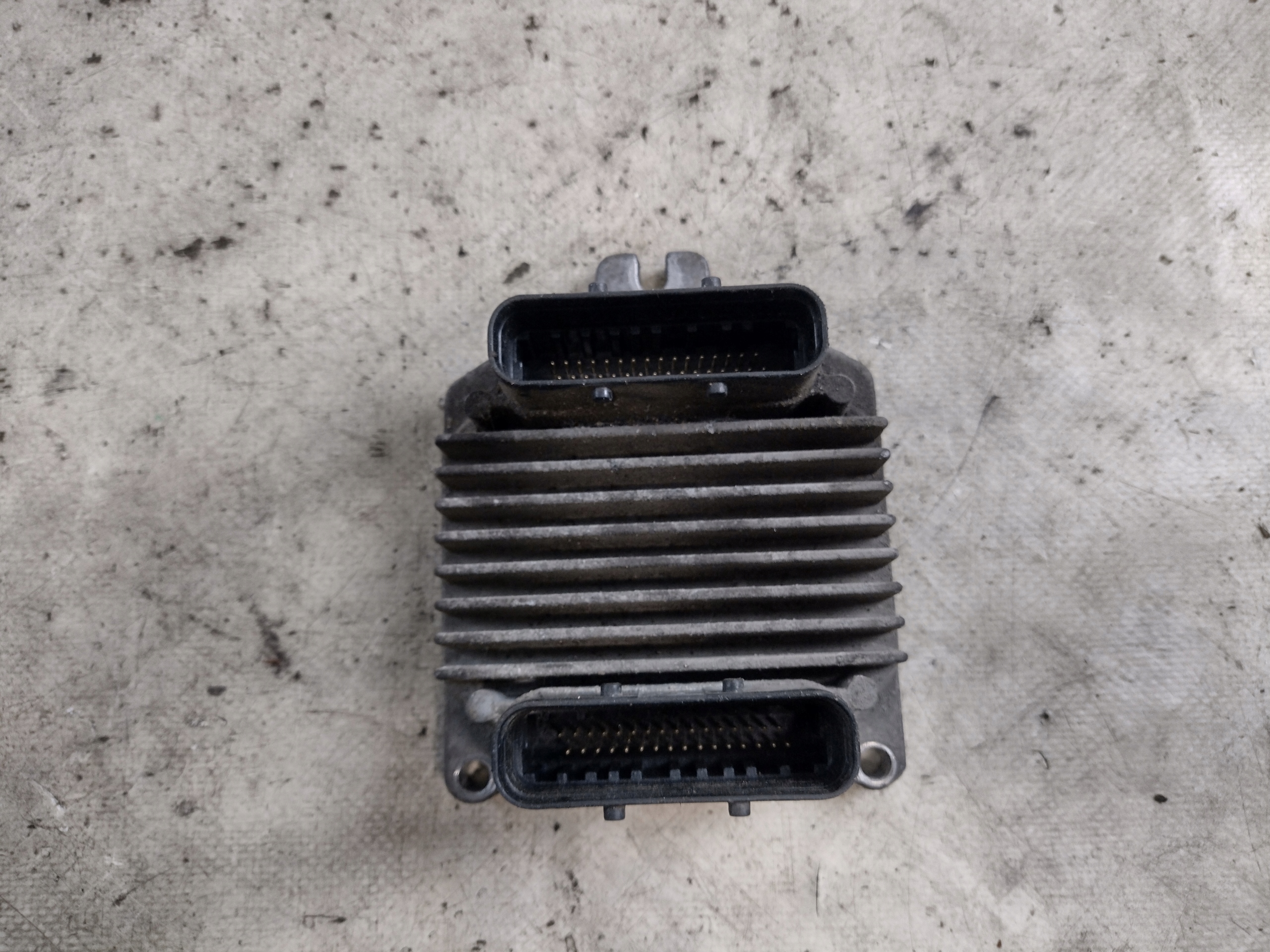 control unit of the engine Opel Zafira A 1,6B 16250009 CZFD