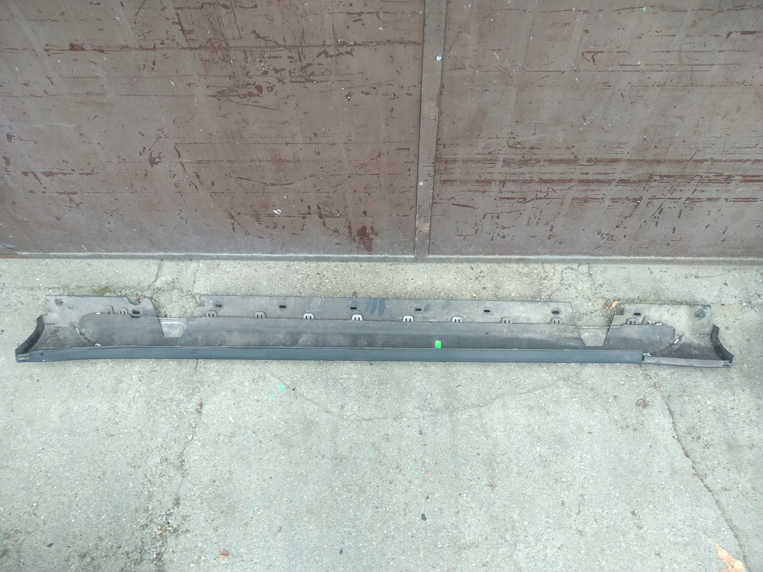 порог молдинг накладка правый BMW X1 E84