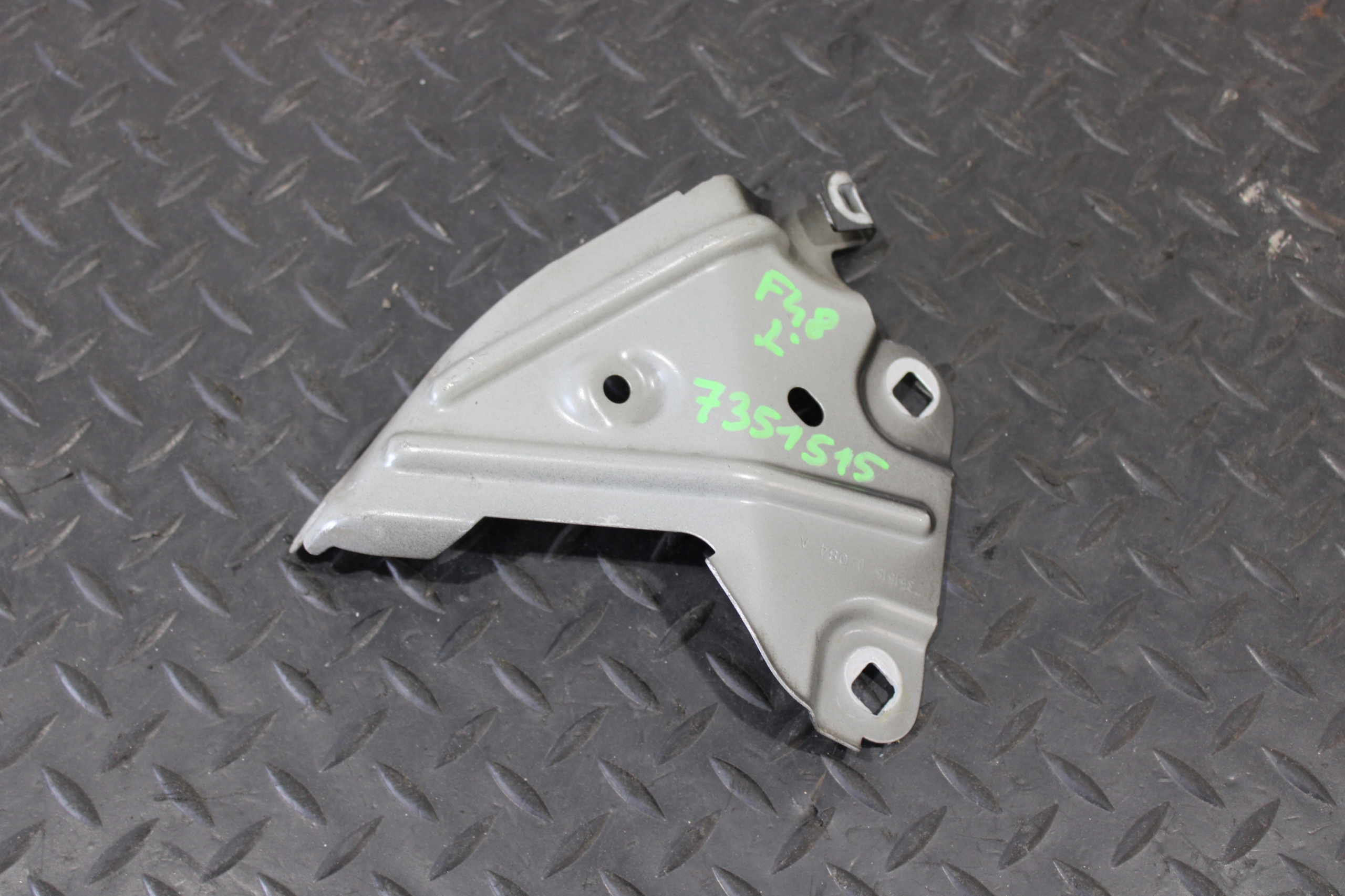 Support plaque Console Aile Gauche Avant BMW X1 F48 7351515
