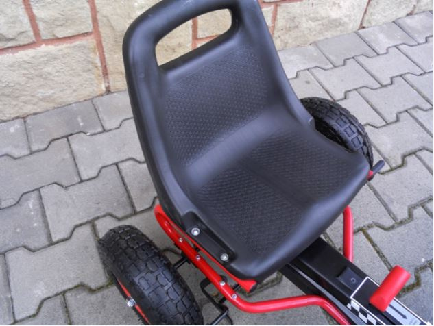GOKART NA PEDAŁY POMPOWANE KOŁA HAMULEC RĘCZNY 3+ Kod producenta Gokart G1