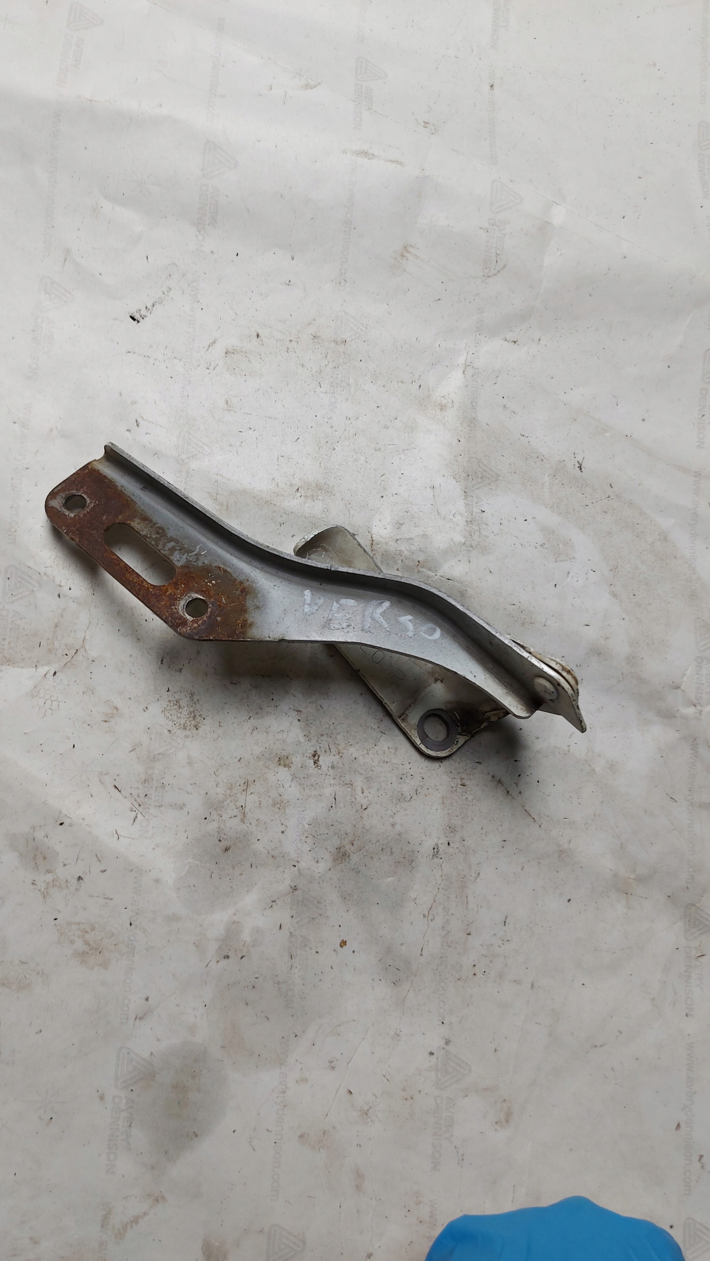 hinge bonnets right front TOYOTA COROLLA VERSO OE