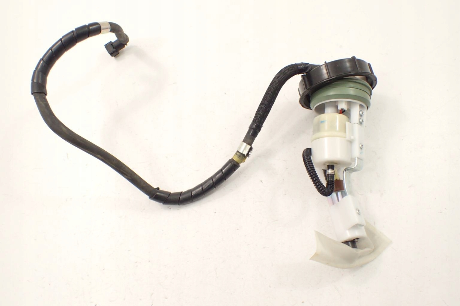 137825-1111 - Piaggio Vespa GTS 300 паливний насос