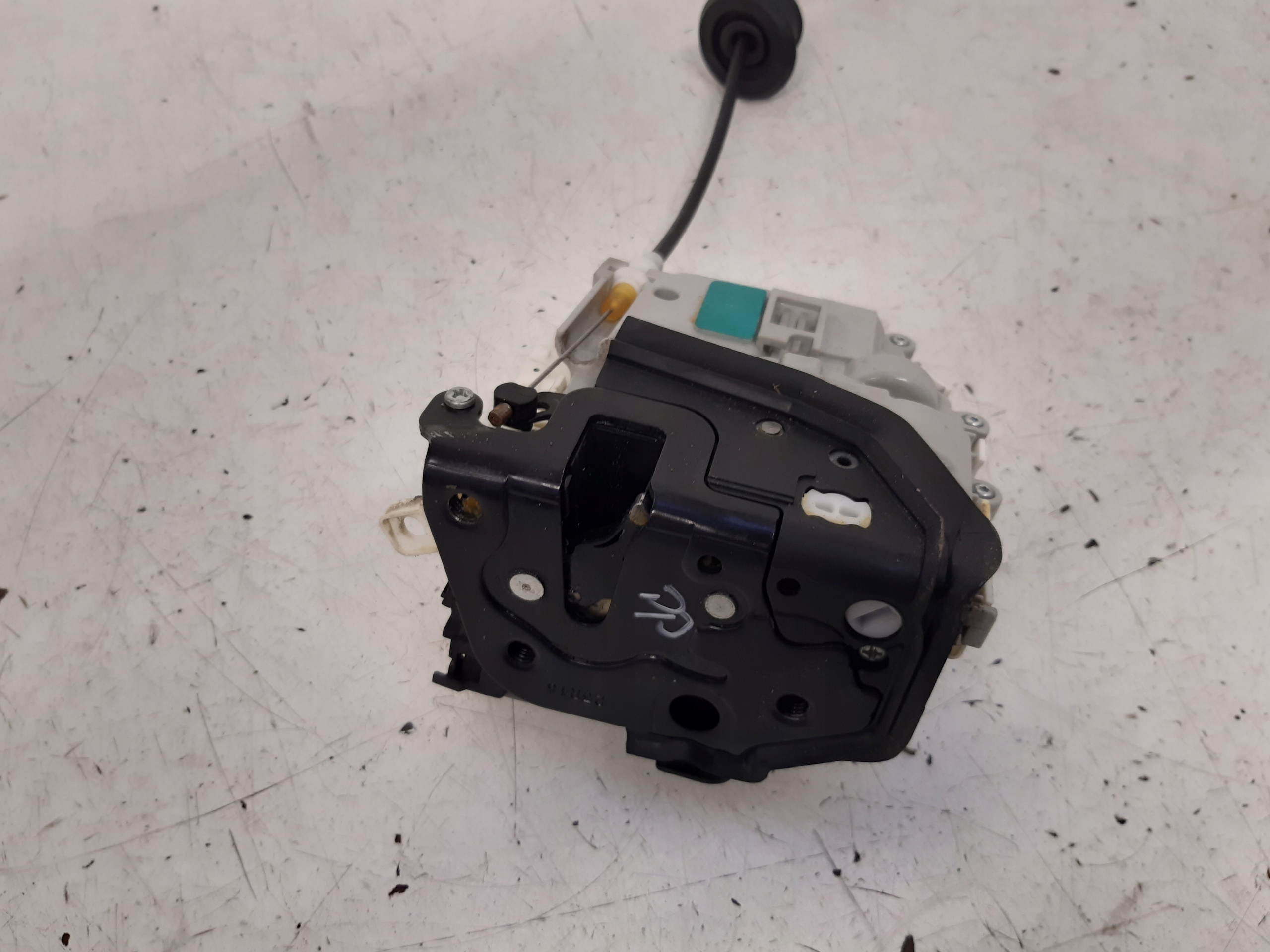 lock right front 8X1839015C Audi A4 B9