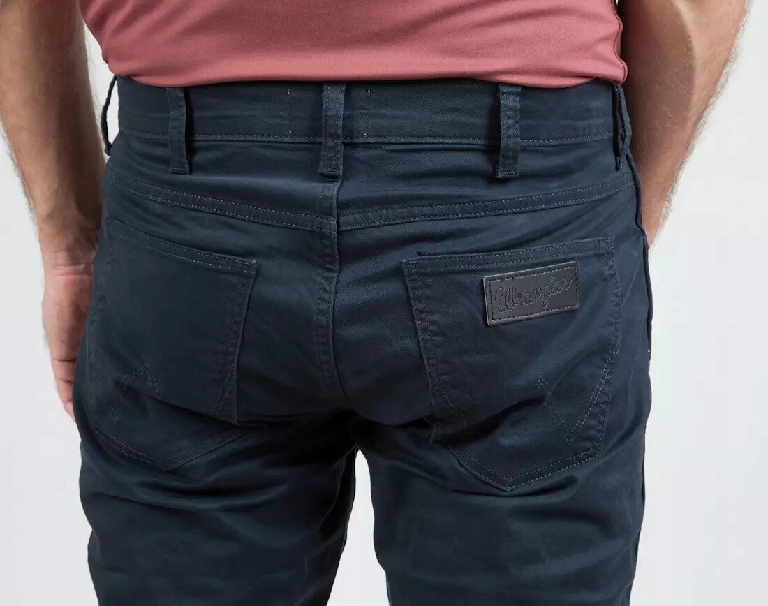 WRANGLER GREENSBORO SPODNIE MATERIAŁOWE W34 L30 Skład materiałowy Bawełna