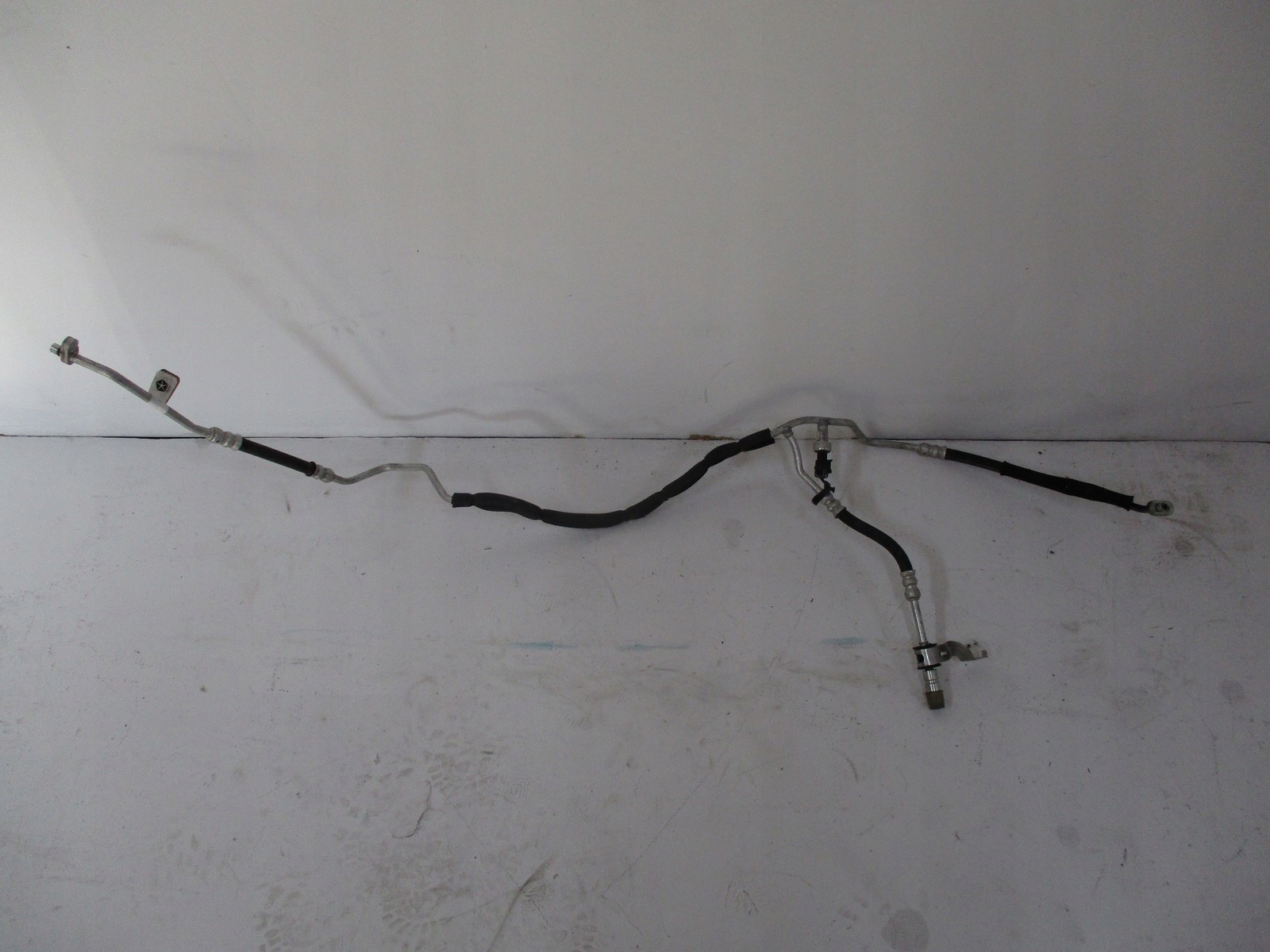 ШЛАНГ КОНДИЦИОНЕРА JEEP COMPASS P683024484AB