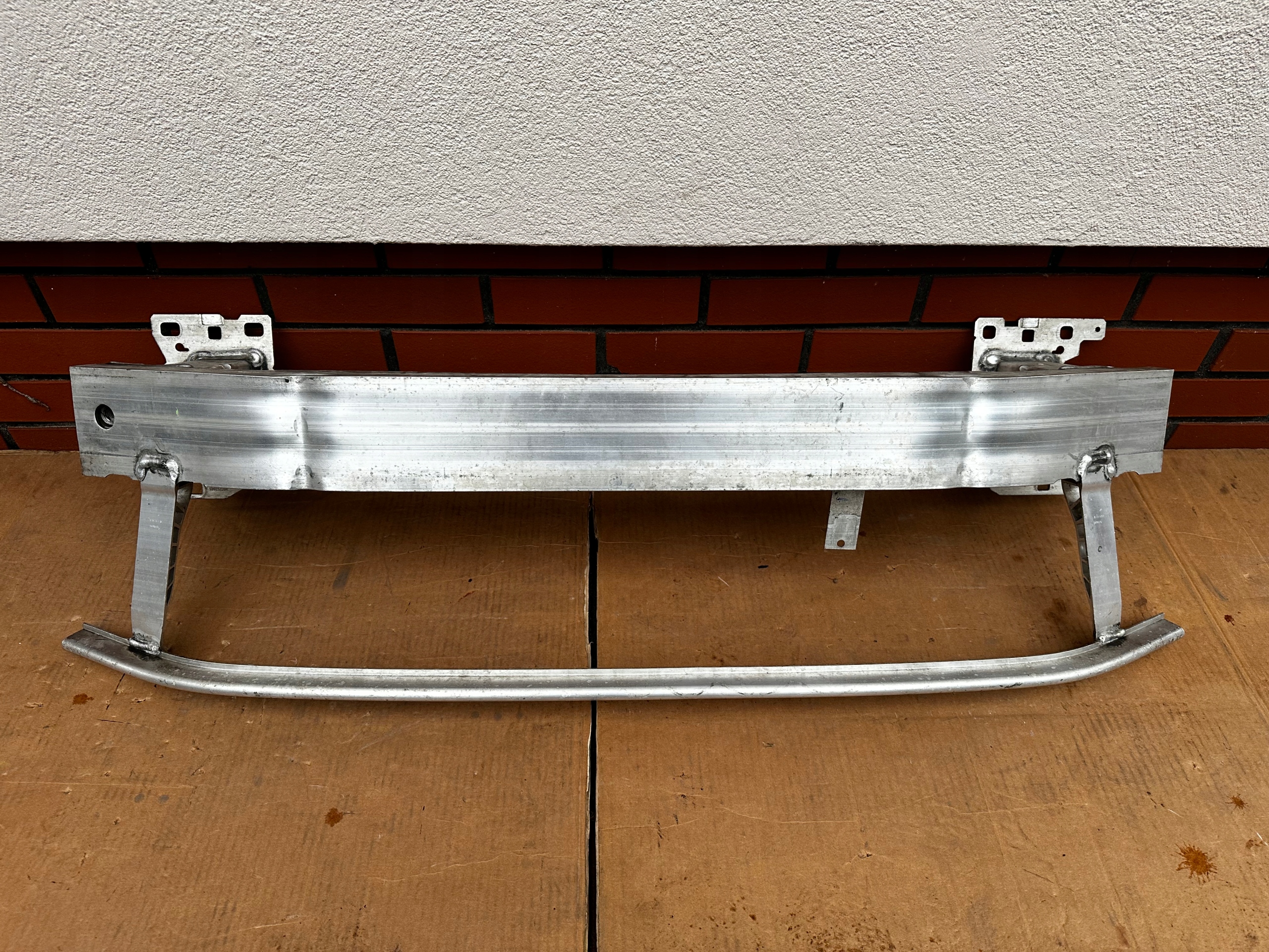 Audi Q33a 2018- балка перед оригінал хороша алюміній розбирання