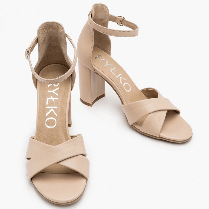 Ryłko 9HBM0 R8 6NY beżowe sadały r .40 na słupku Kochland