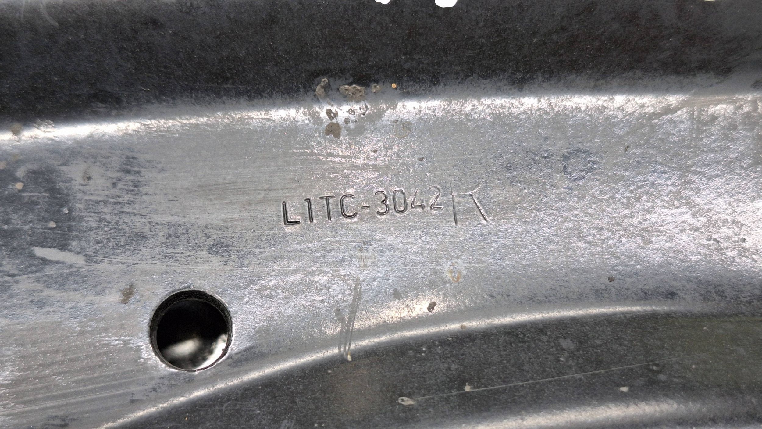 arm right front L1TC-3042-AB FORD PUMA MK2