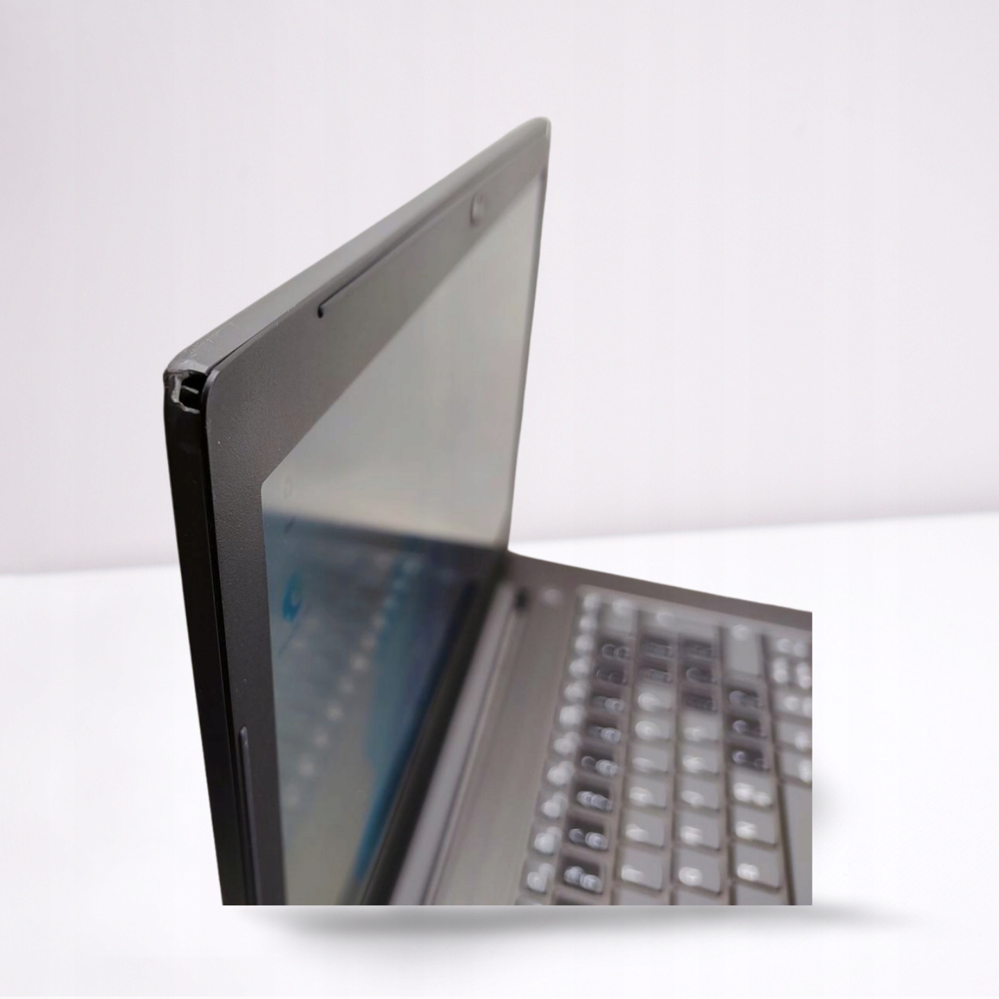 Lenovo V330-14IKB
