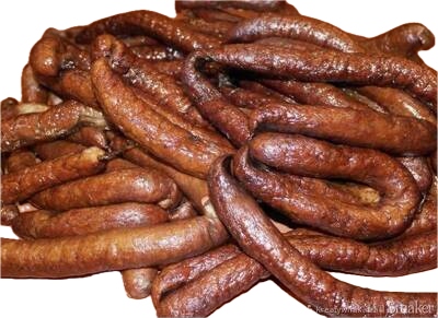 Lahodná Svojská klobása 1000 g – Tradiční chuť, kterou si zamilujete!