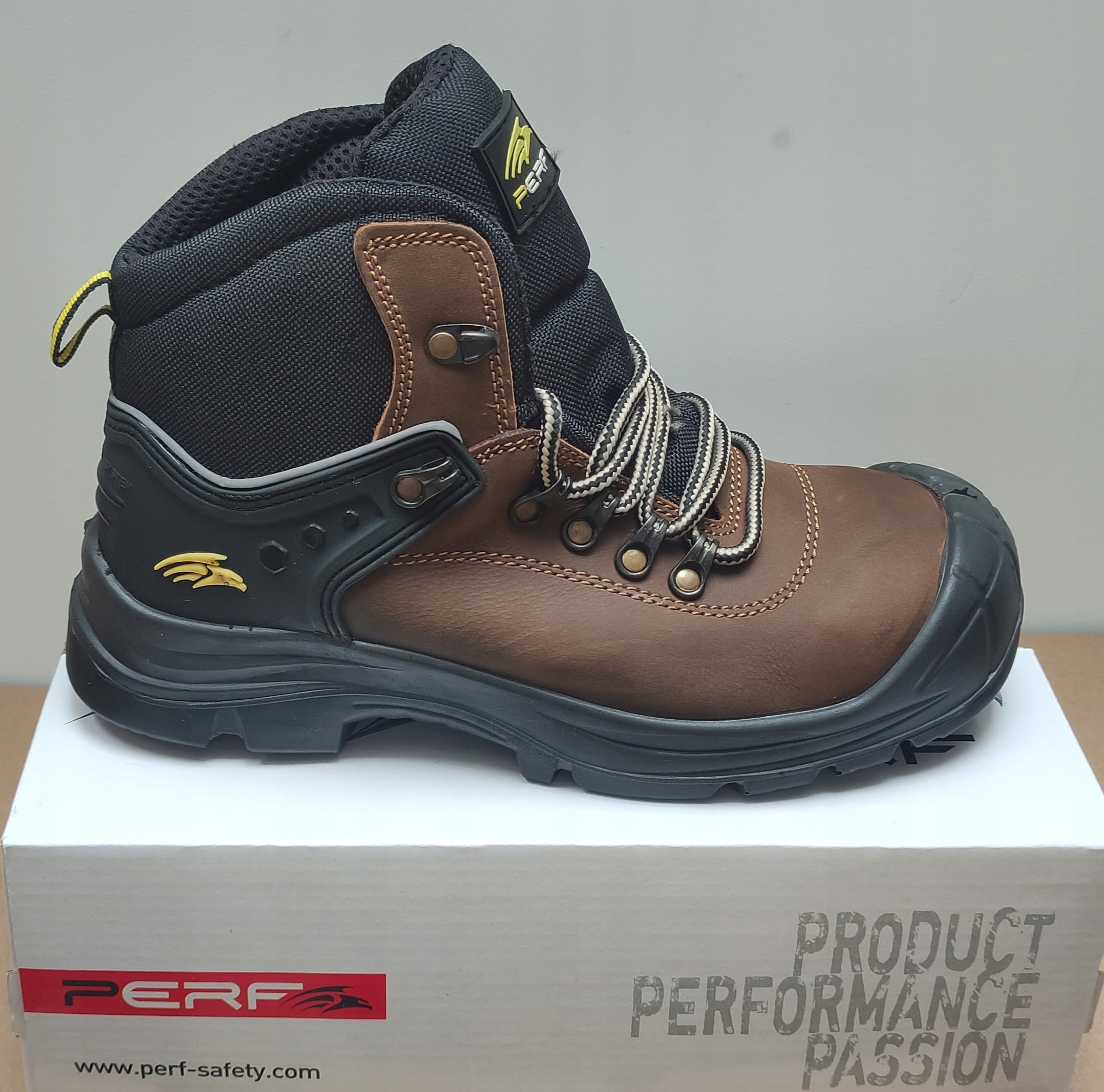 BUTY ROBOCZE BHP PERF PB1C SKÓRA S3 ROZ.44 Kod producenta PB1C