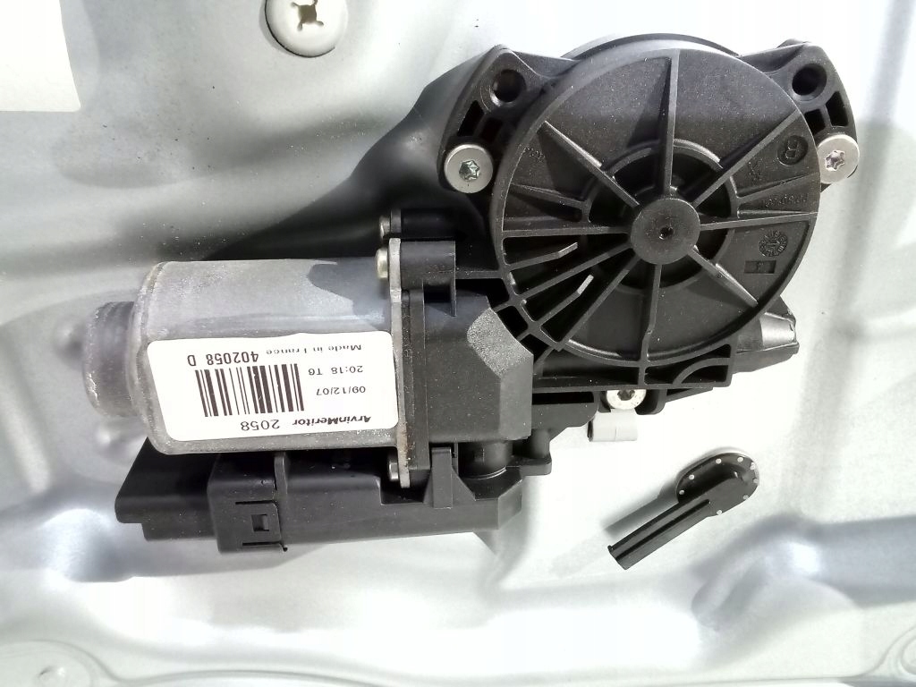 Kia Ceed and kombi window regulator right rear part elektr