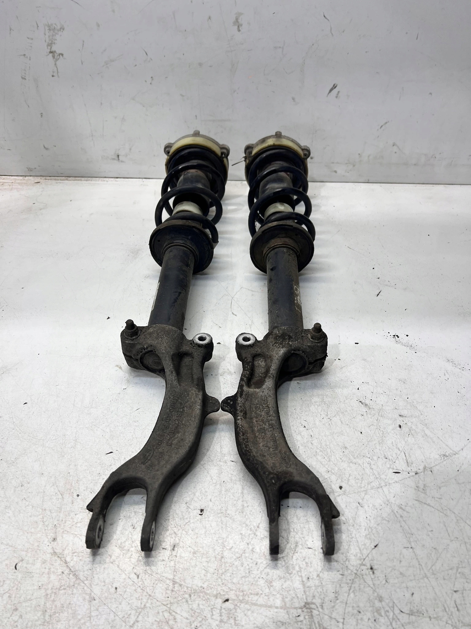 shock absorber left right front AUDI A5 8W 8W6413031B KOMPLET