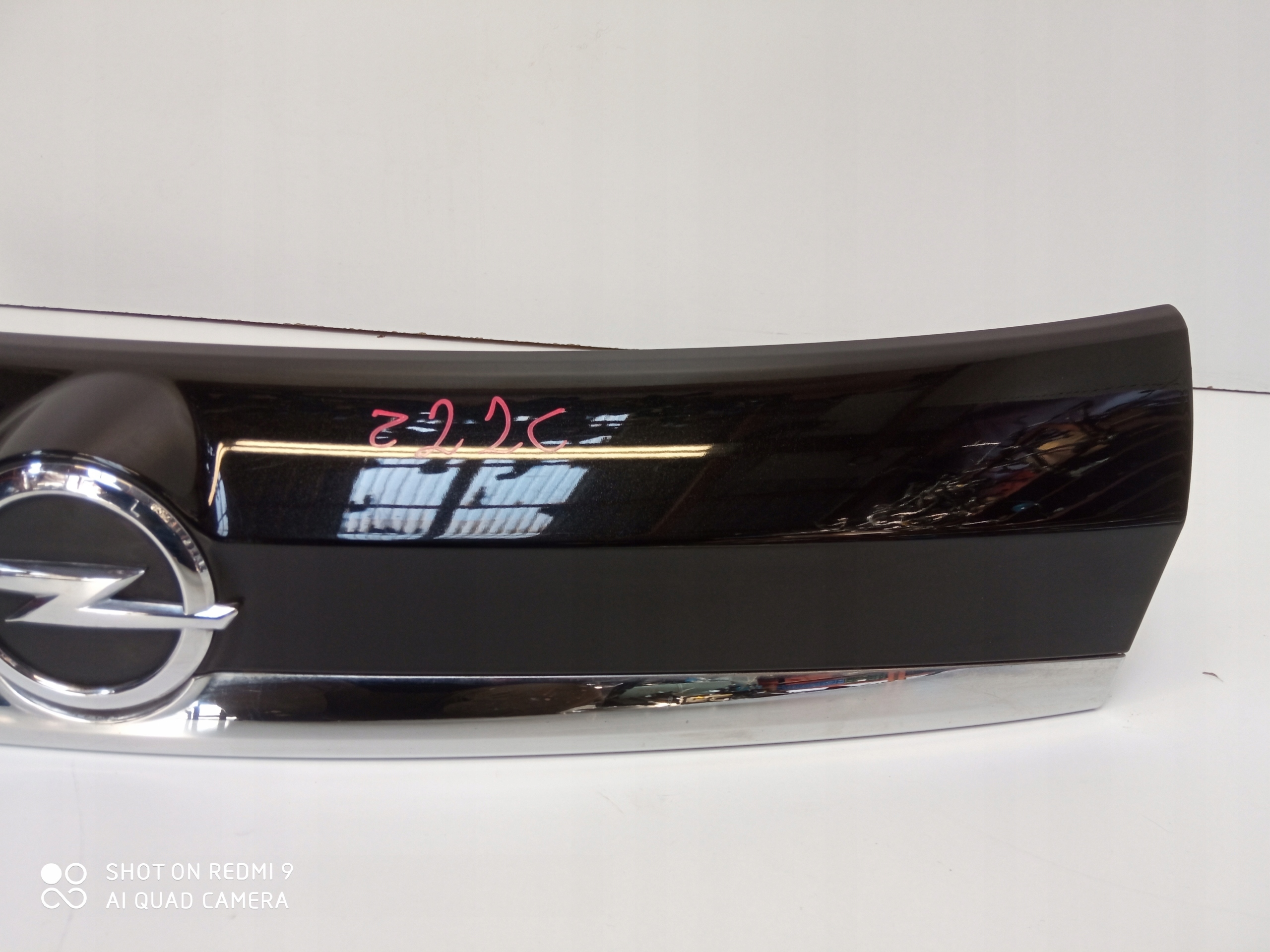OPEL MOKKA MOKKA X cap bonnet below KAMERE logo
