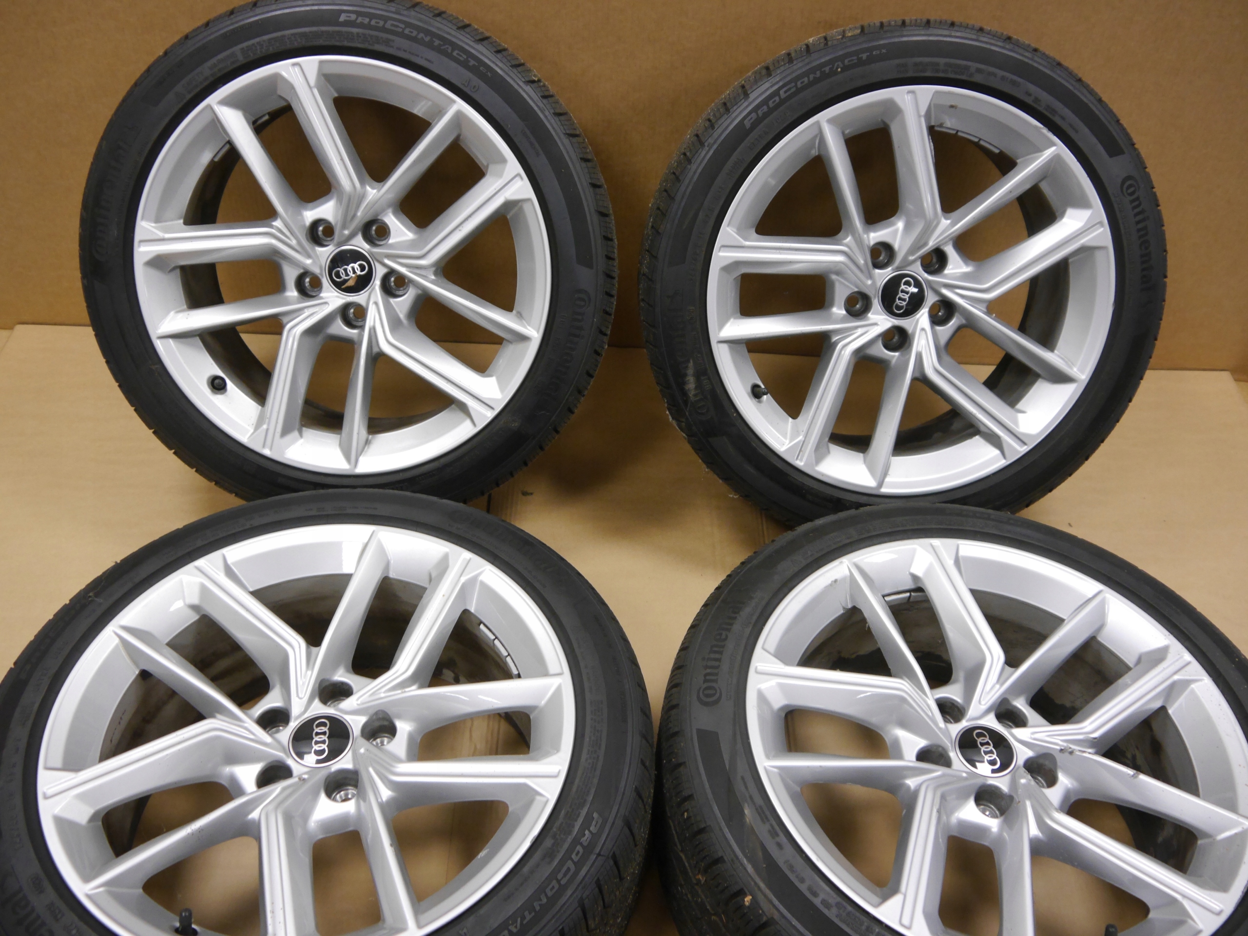 AUDI A5w КОЛЕСА 245/40/18 КОНТИНЕНТАЛЬw0601025fl