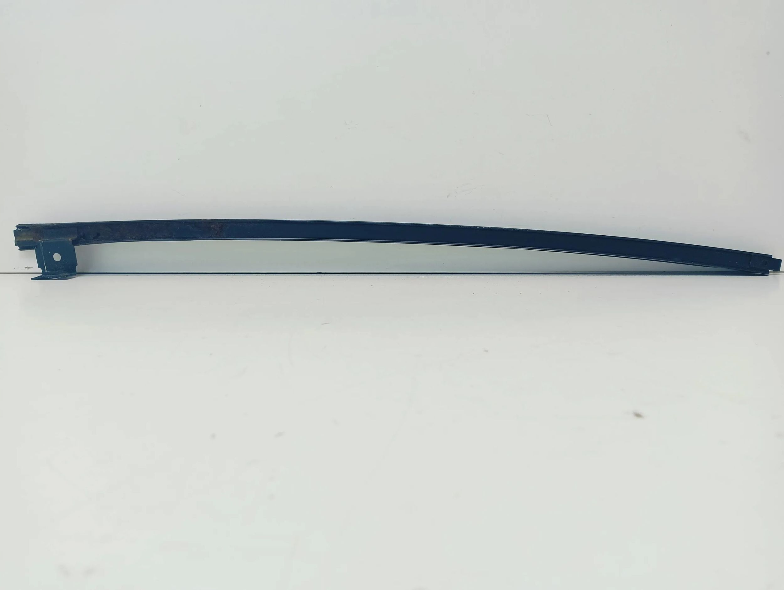 VW T3 VOLKSWAGEN TRANSPORTER LIFT USZCZELKA DRZWI PRZEDNICH Producent części Volkswagen OE