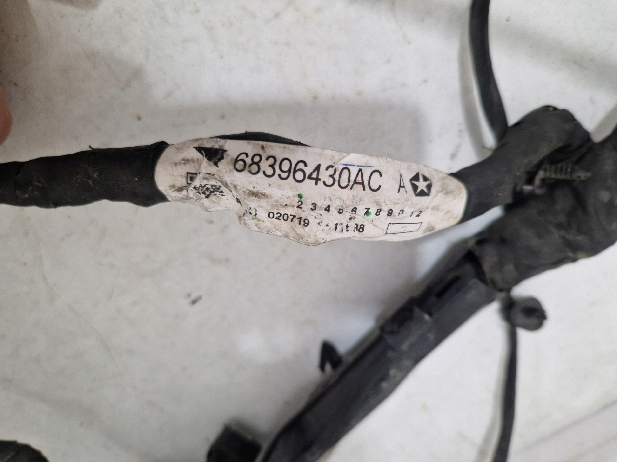 DODGE CHARGER 2015- cables bundle compartment 68396430AC