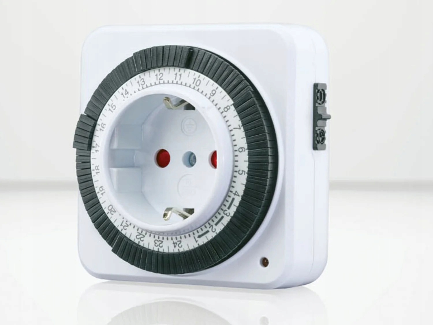 PROGRAMATOR WŁĄCZNIK WYŁĄCZNIK CZASOWY MECHANICZNY Marka SilverCrest