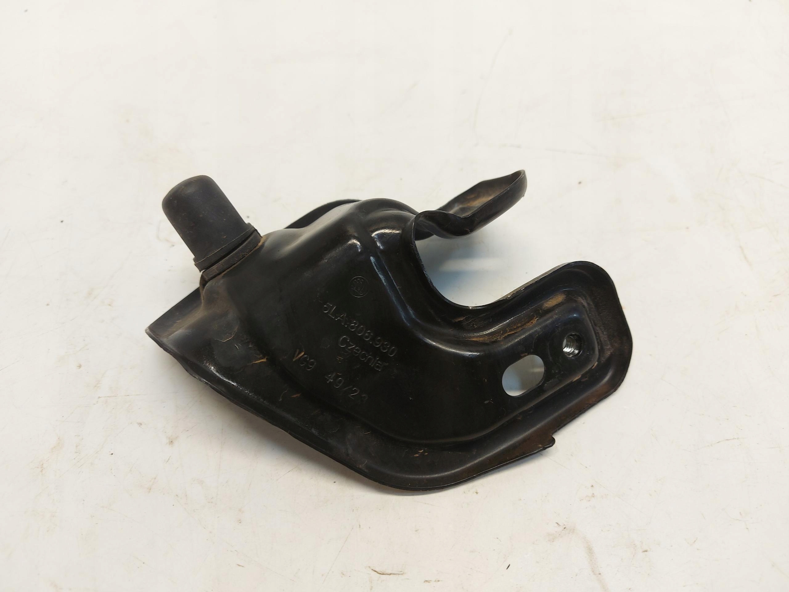 SKODA Enyaq 5LA iV85 console holder front right 5LA806930