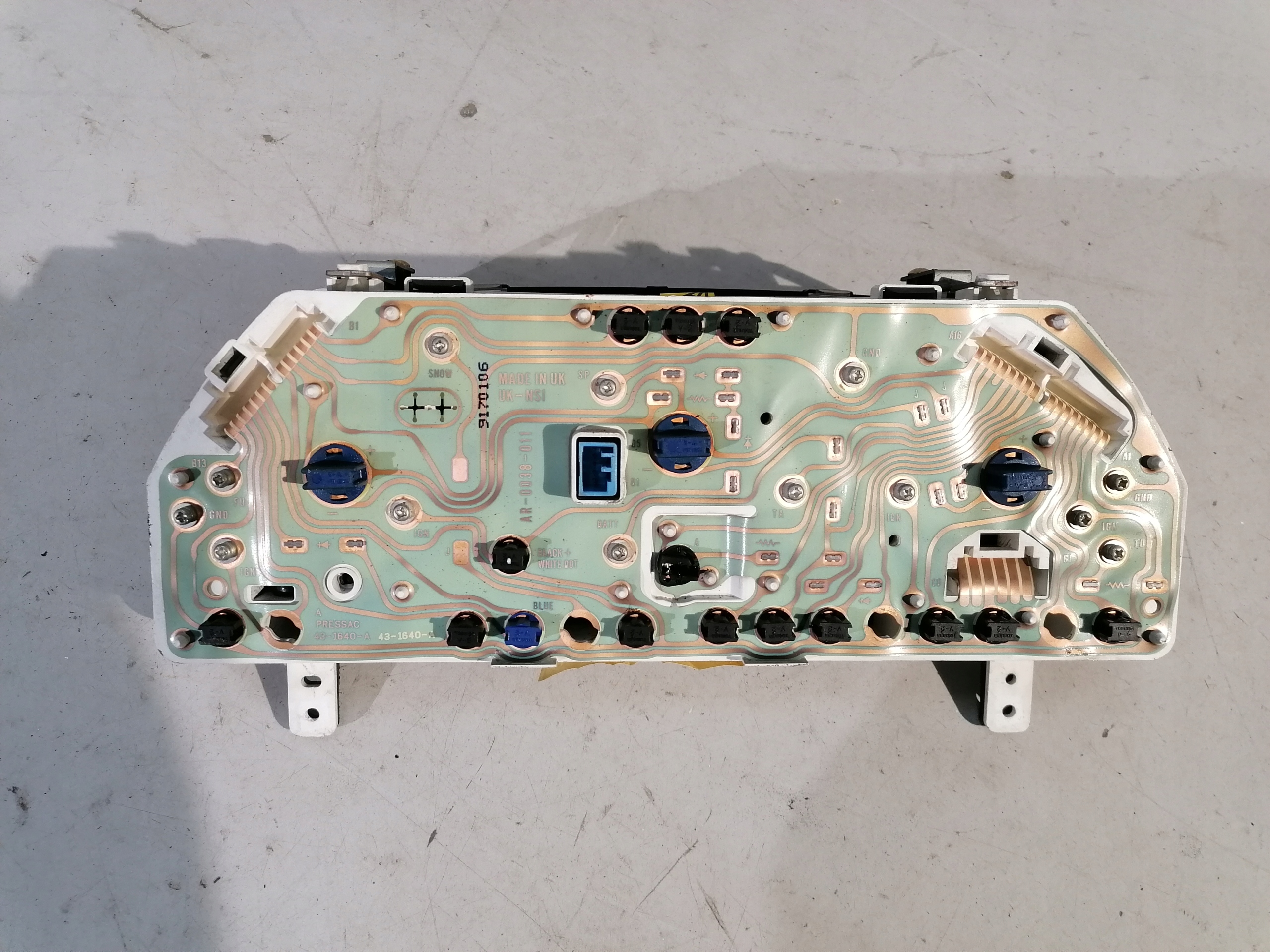 Mitsubishi Space Star and lift dials dials
