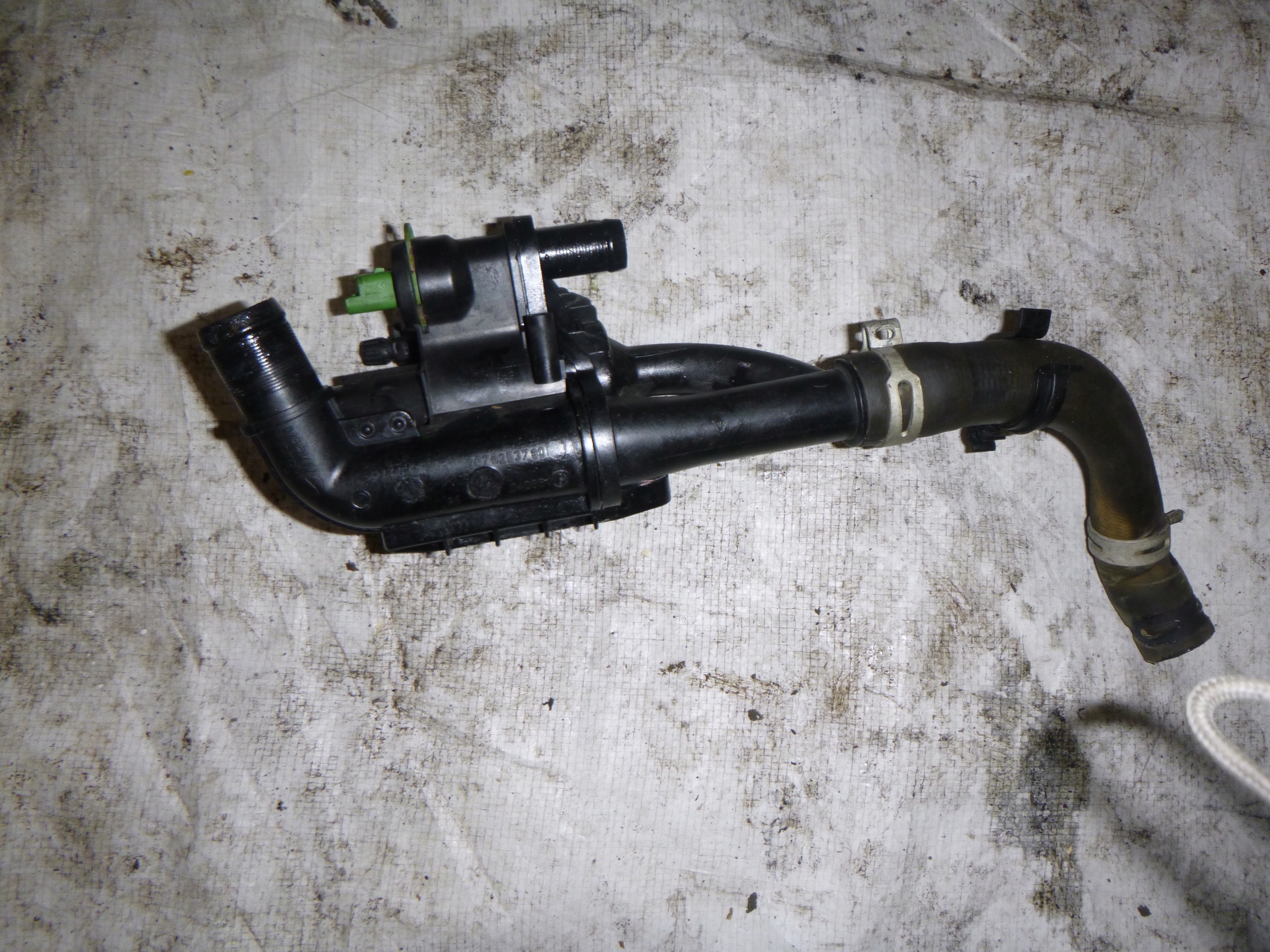 CITROEN PEUGEOT FORD OBUDOWA TERMOSTATU 1.6 TDCI