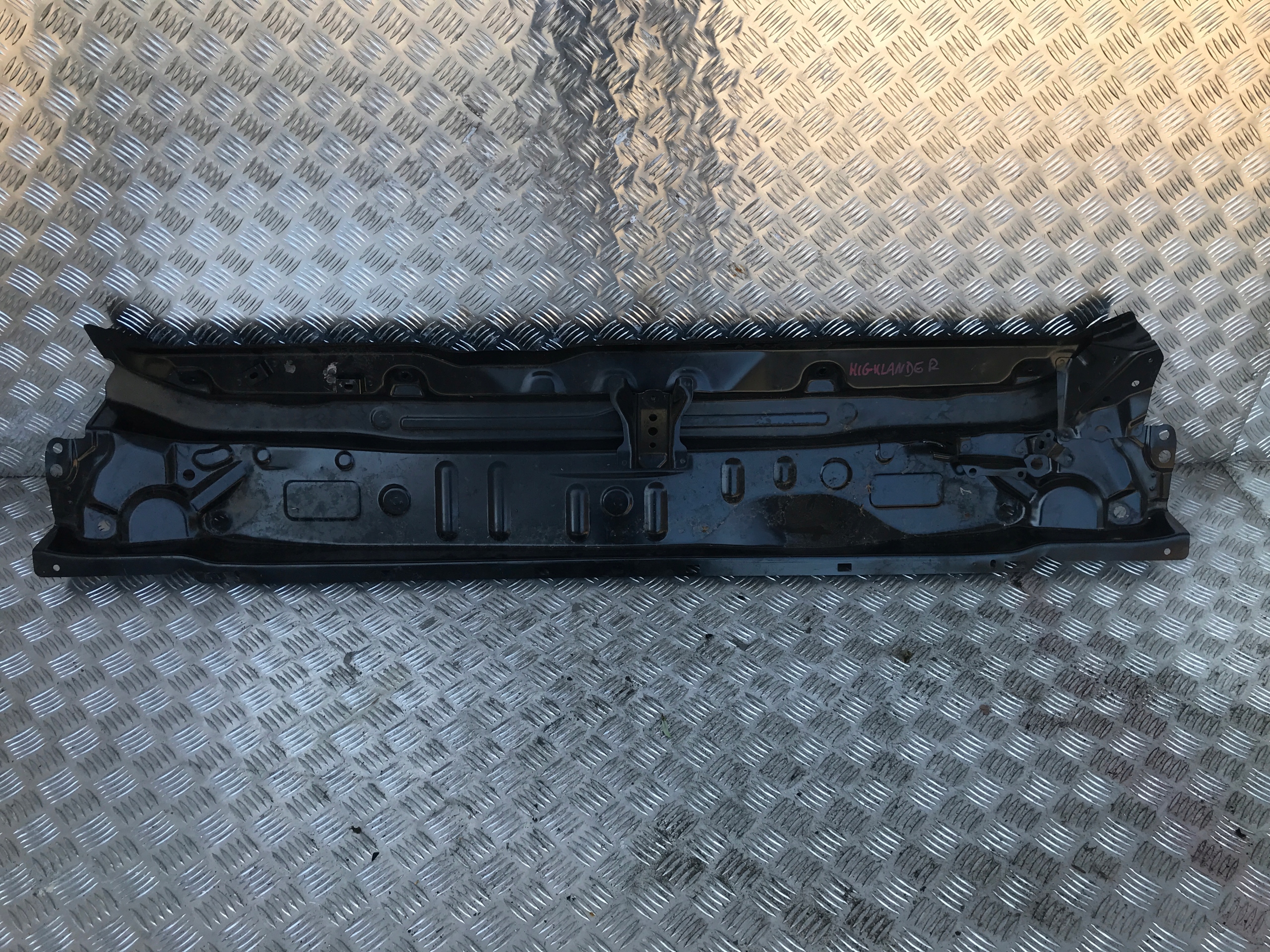 TOYOTA HIGHLANDER IV XU70 PODSZYBIE METALOWE DOLNE 20-23