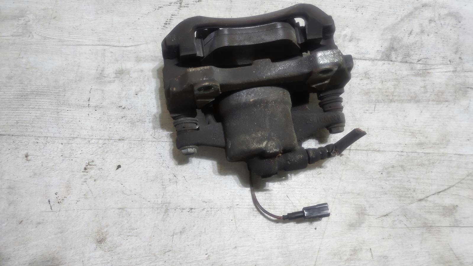 caliper left front FIAT 500 Cabrio