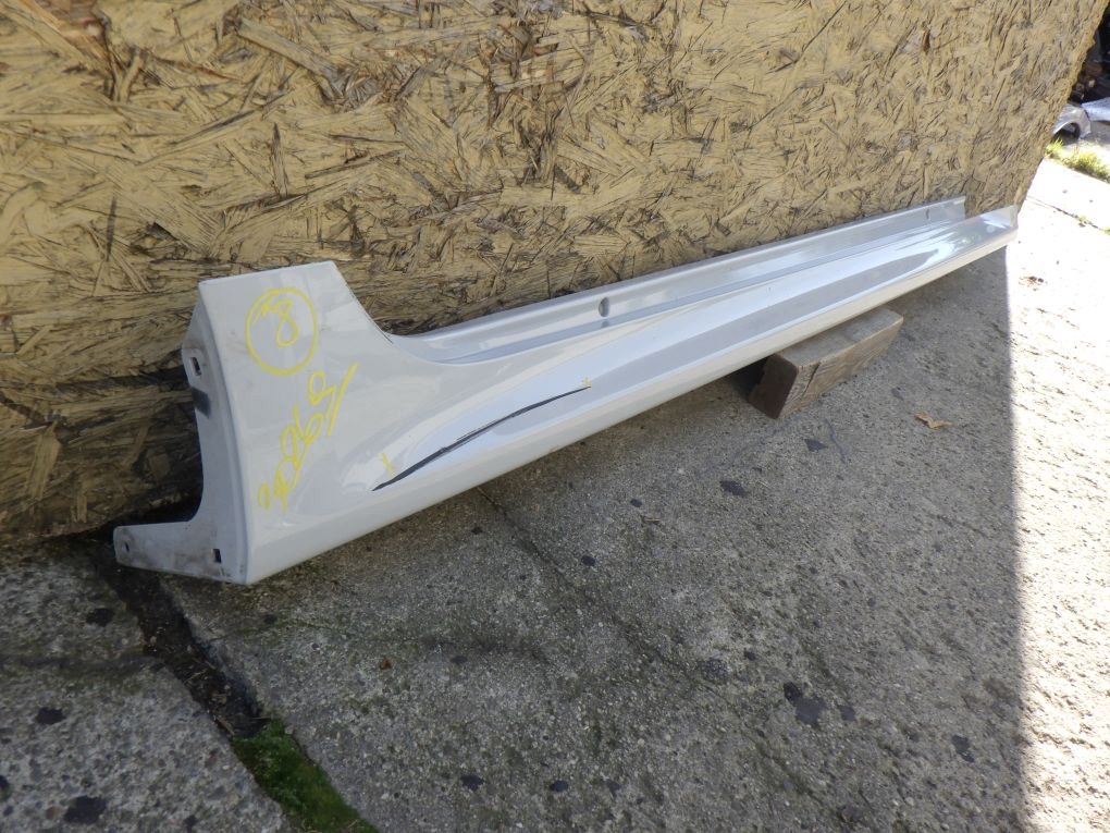 TOYOTA YARIS IV 4 20- moulding threshold threshold right