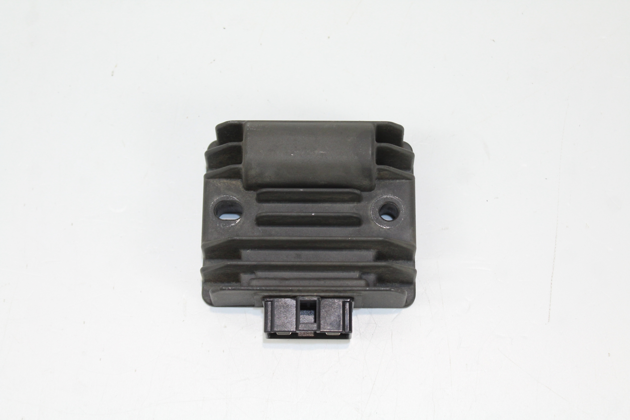 00100199034 - YAMAHA MT 125 19-РЕГУЛЯТОР НАПРУГИ