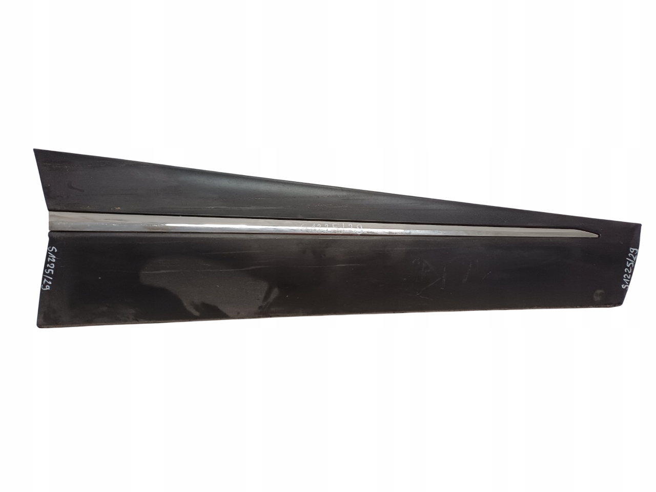 RENAULT CAPTUR 1 I 13- LISTWA DRZWI PRAWY PRZÓD 801867830R