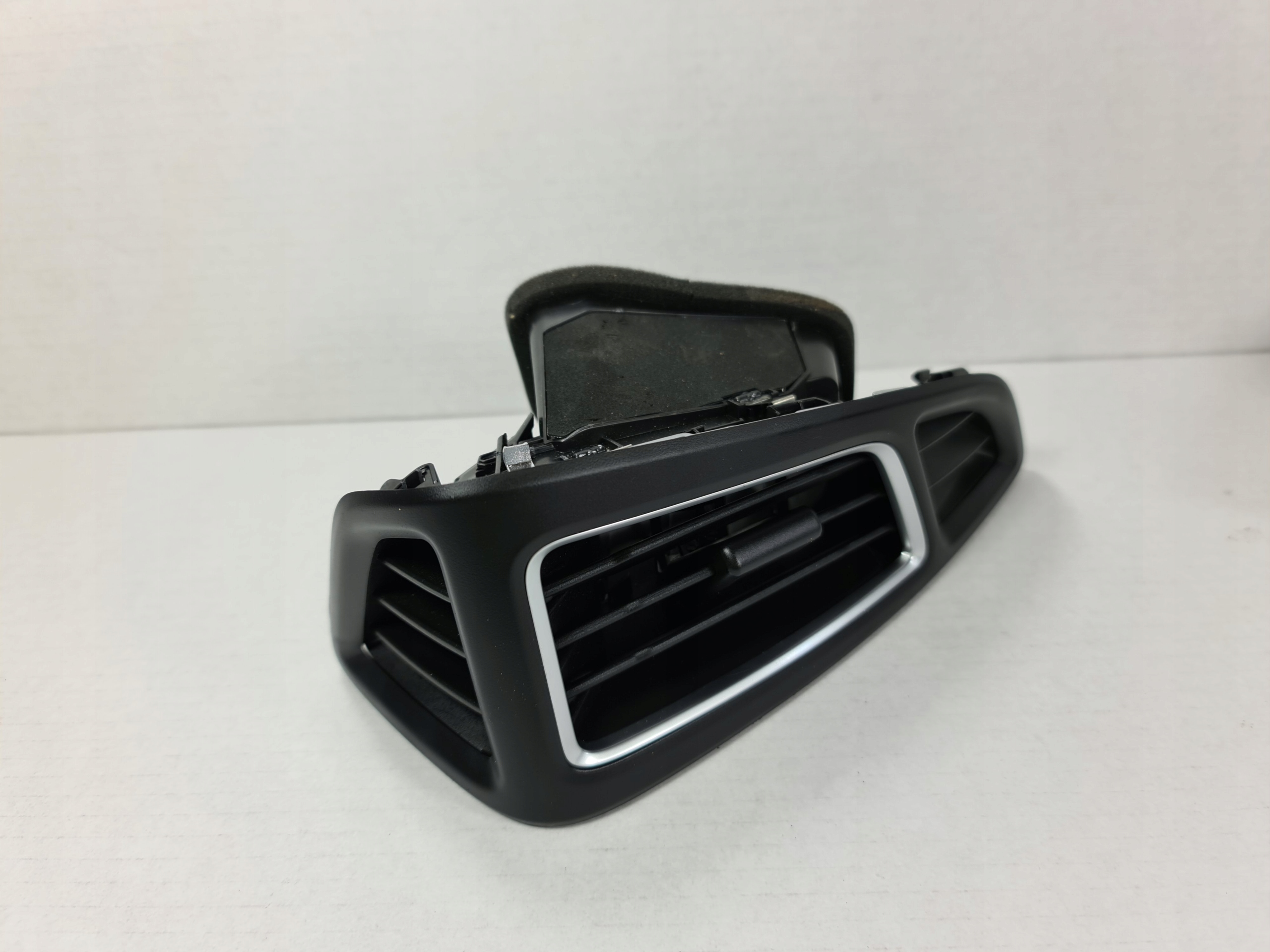 FOCUS MK3 KRATKA NAWIEWU PRAWA BM51-018B08