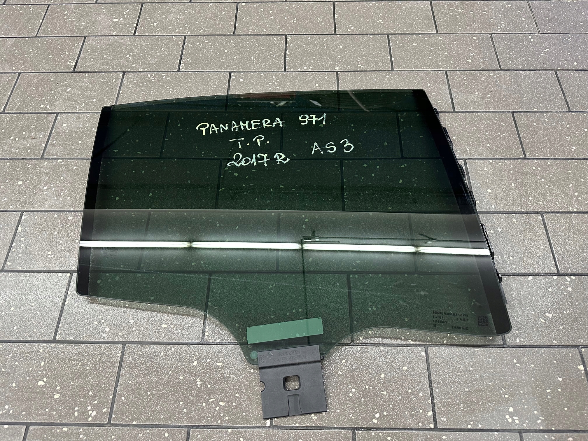 SZYBA DRZWI PRAWY TYŁ PORSCHE PANAMERA 971 2017 R