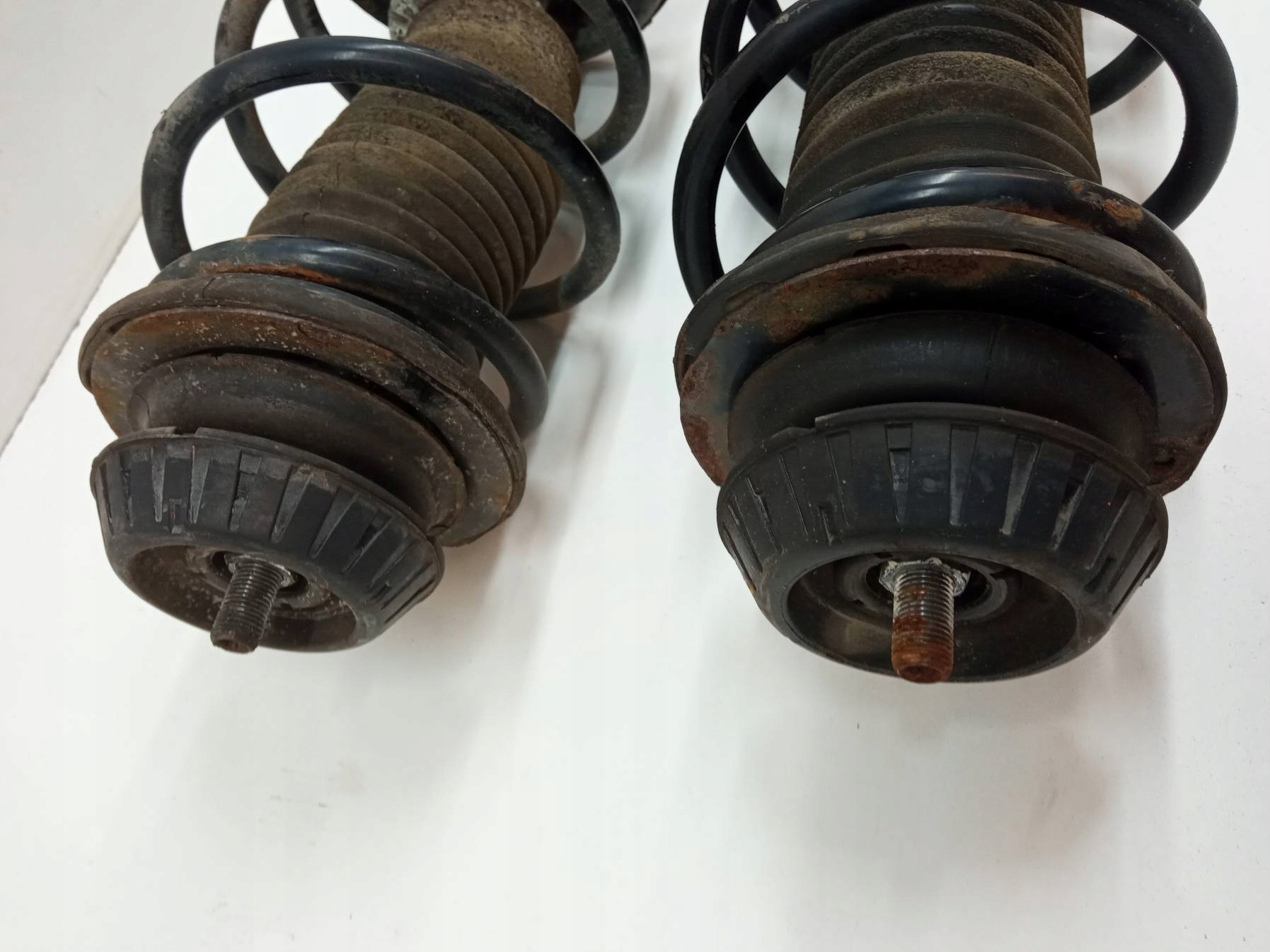 shock absorber right left front 1.33 B 99 KM KPL Toyota Yaris III (2011-2020)