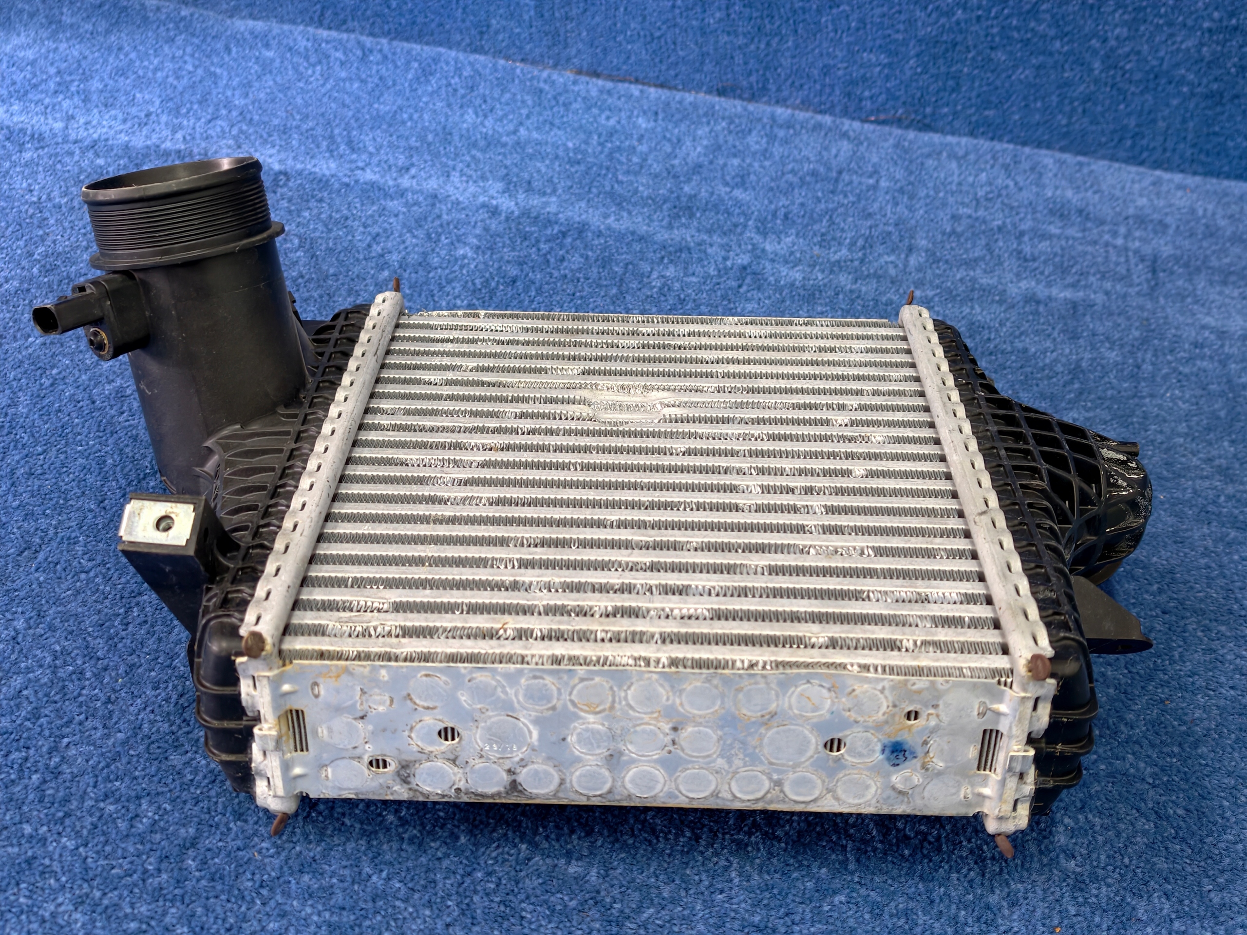 AUDI Q7 3.0 TDI intercooler left original 4M0145803AQ OPIS!