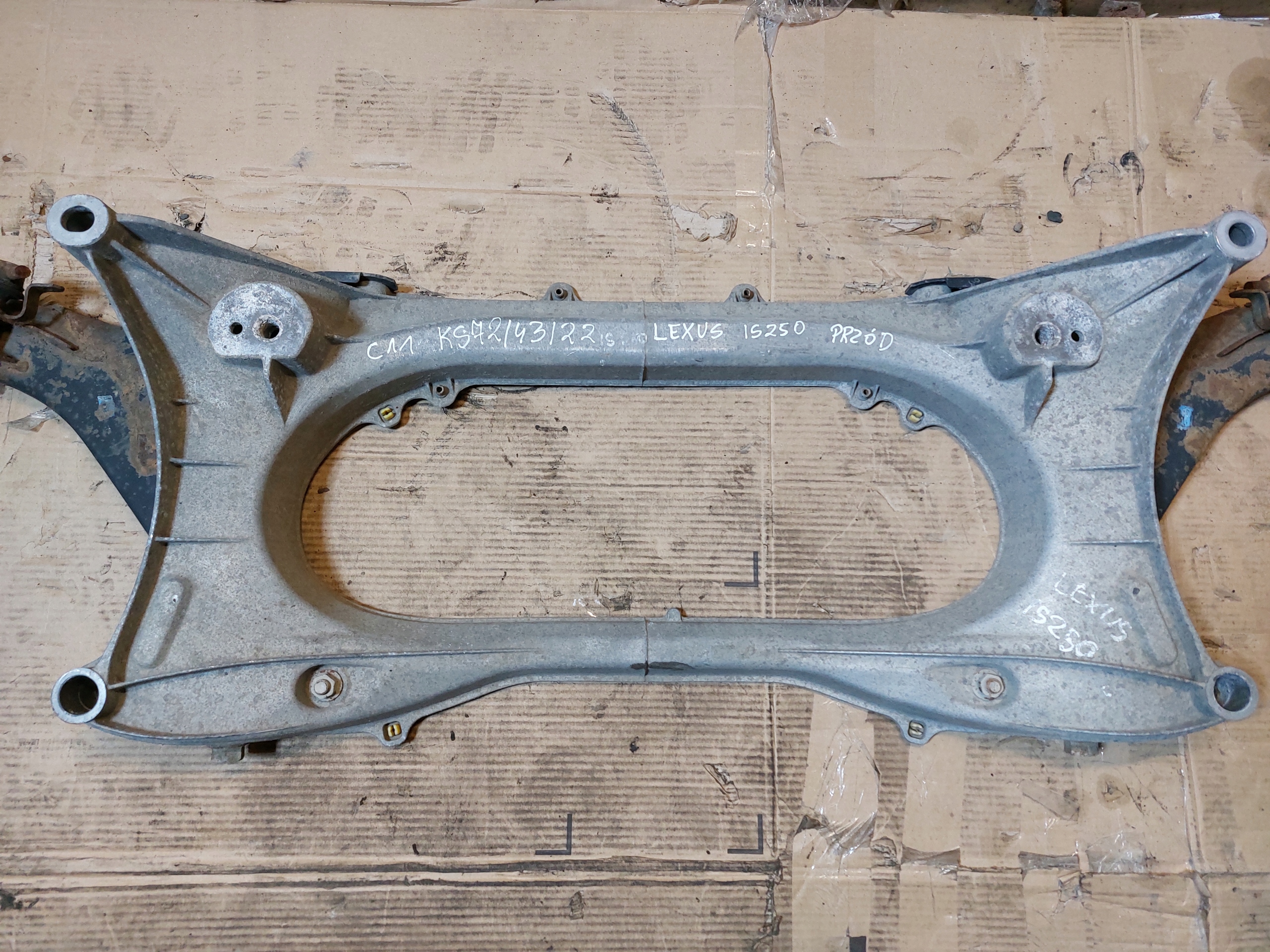 axle beam sider front LEXUS IS250