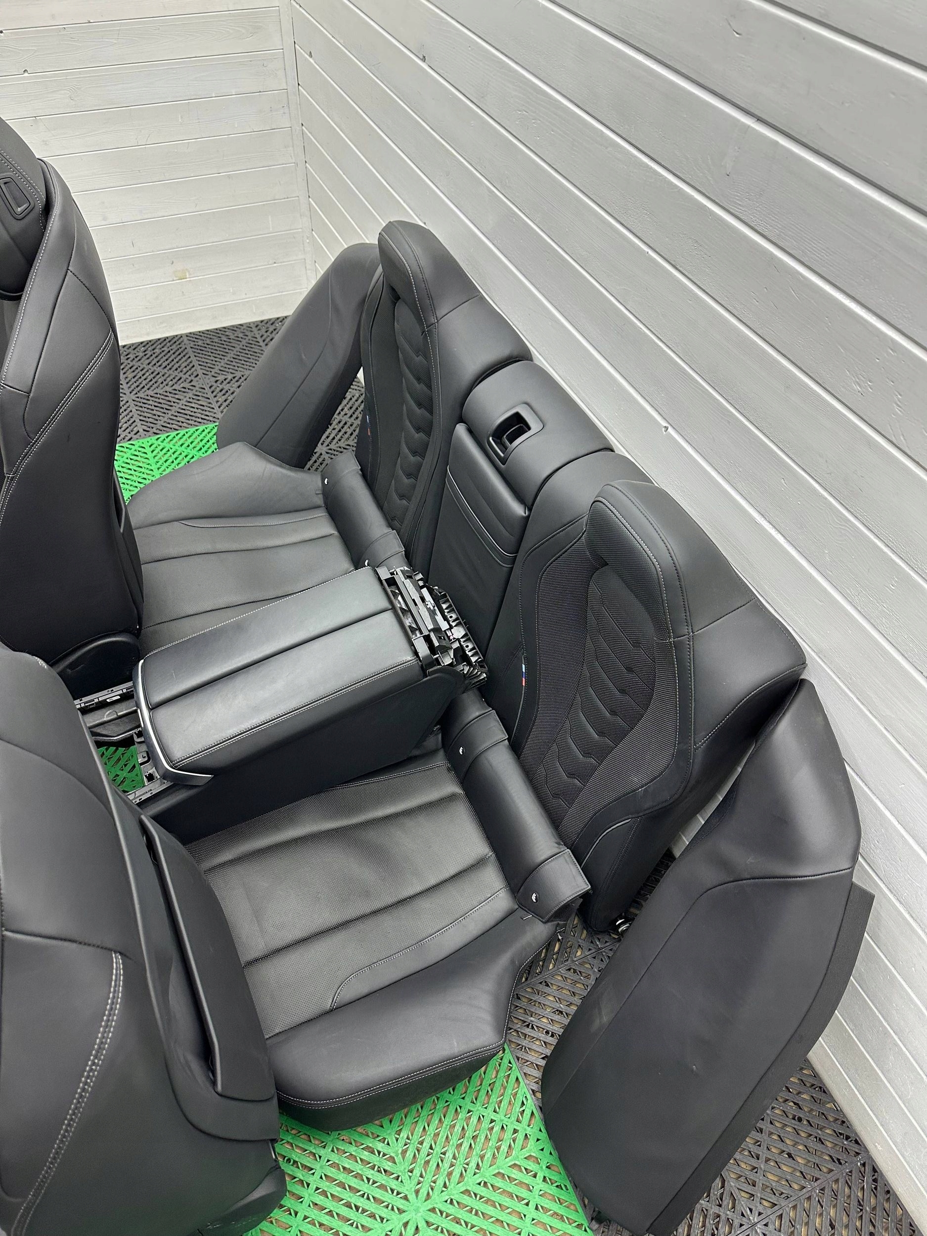 Komptel Sitze z boczkami BMW 8 G16