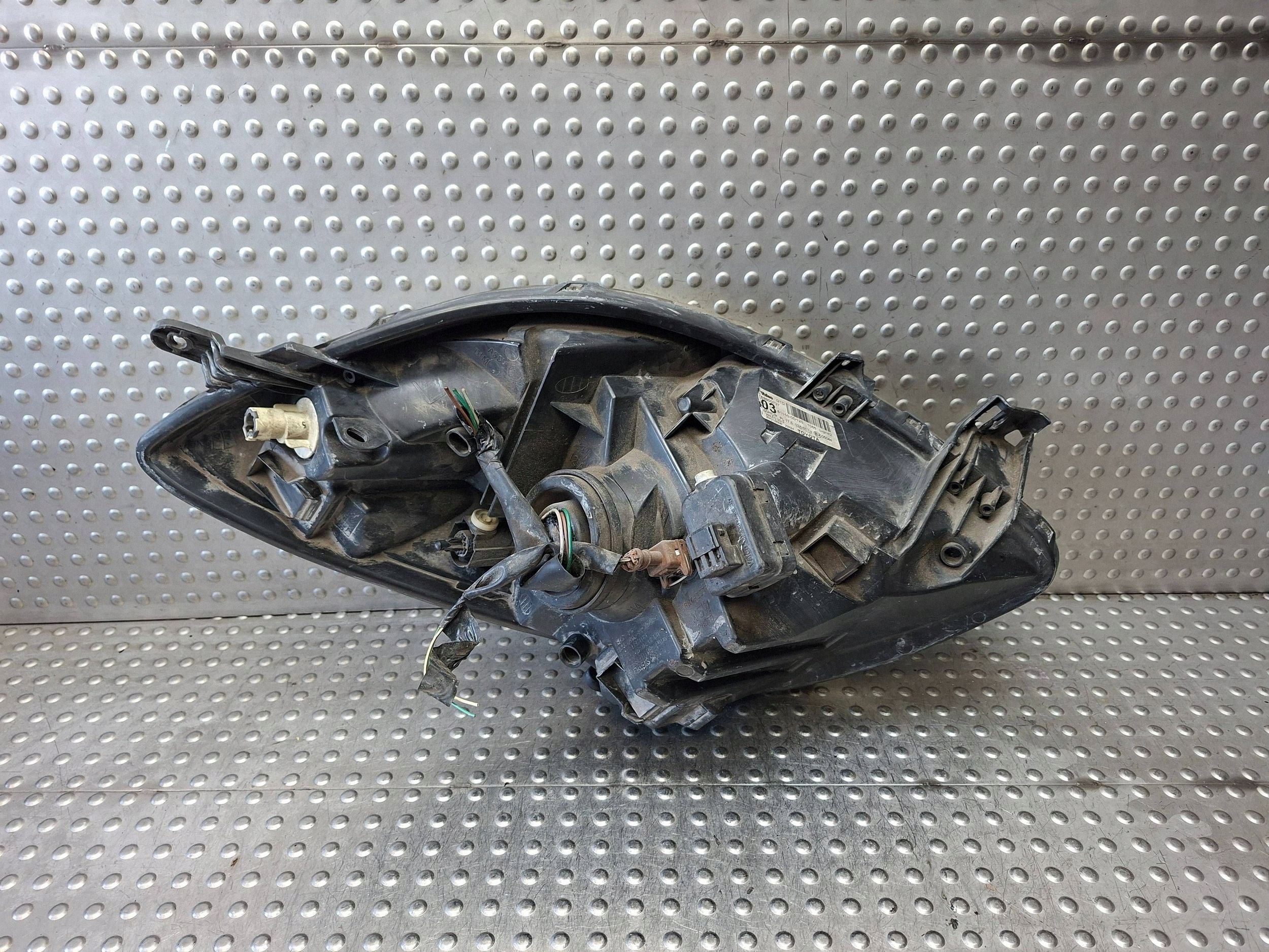 light front left TOYOTA YARIS II 06-09 EU 81150-0D120