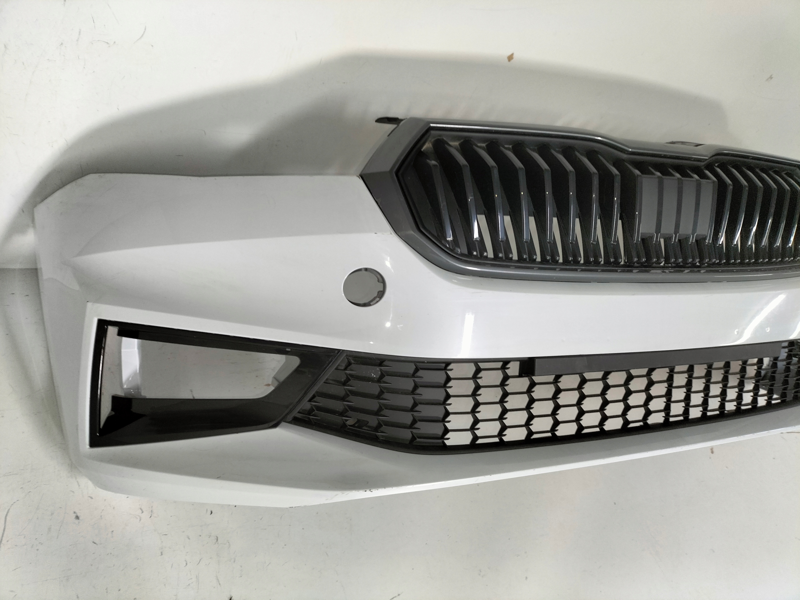 FRONTSTOSSSTANGE VORNE SKODA FABIA 4 IV 6VA 21