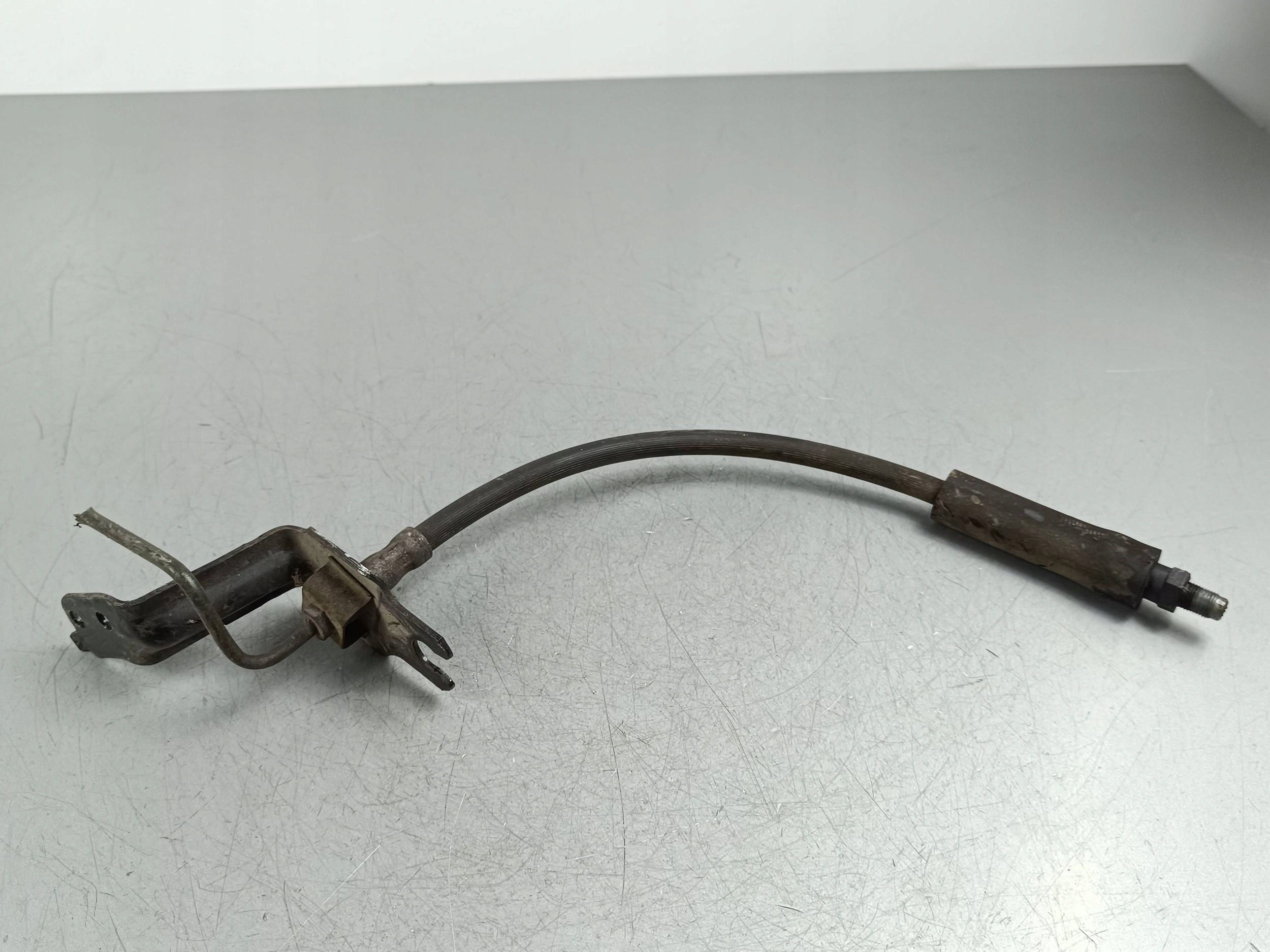 2015 mercedes-benz SL R231 тормозной шланг