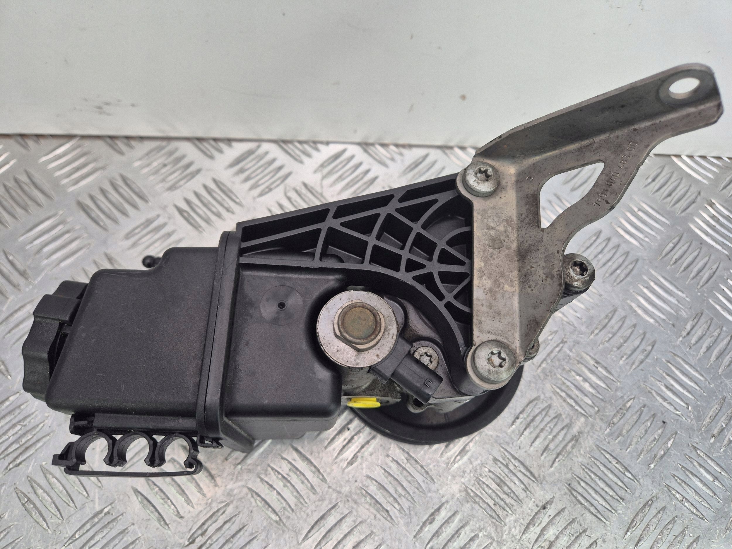 Mercedes C250 CDI S204 servo pump 7693900509