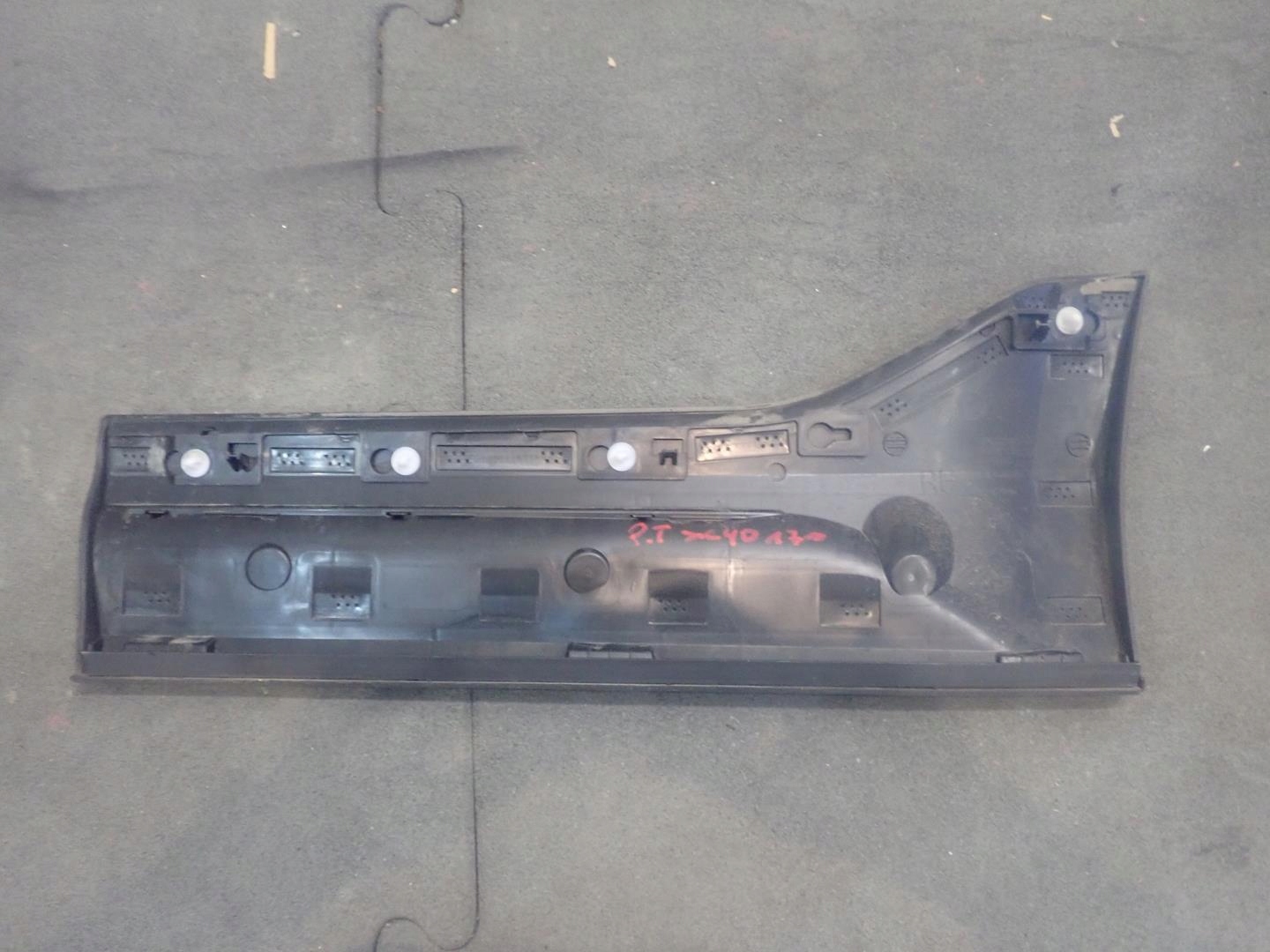 moulding door right rear part VOLVO XC40 II 2017