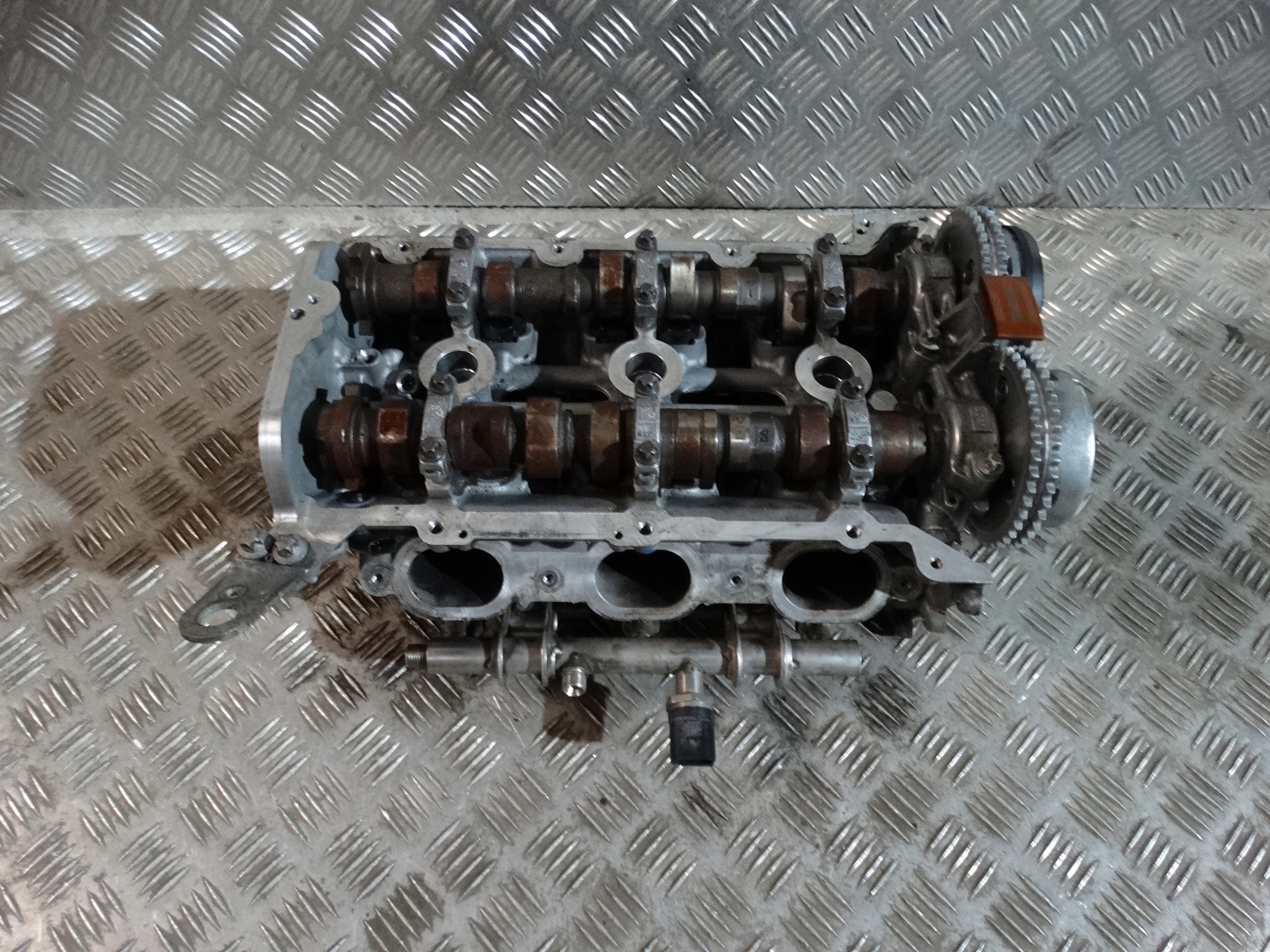 head. right injection ramp PORSCHE MACAN 3.0 cylinder 4-6 1