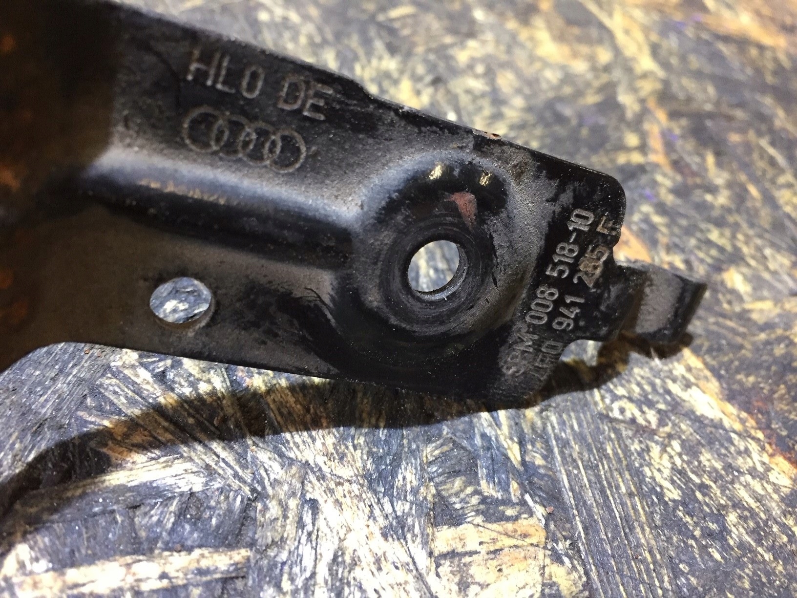A6 C6 Sensor POZIOMOWANIA links vorne 4F0941285F