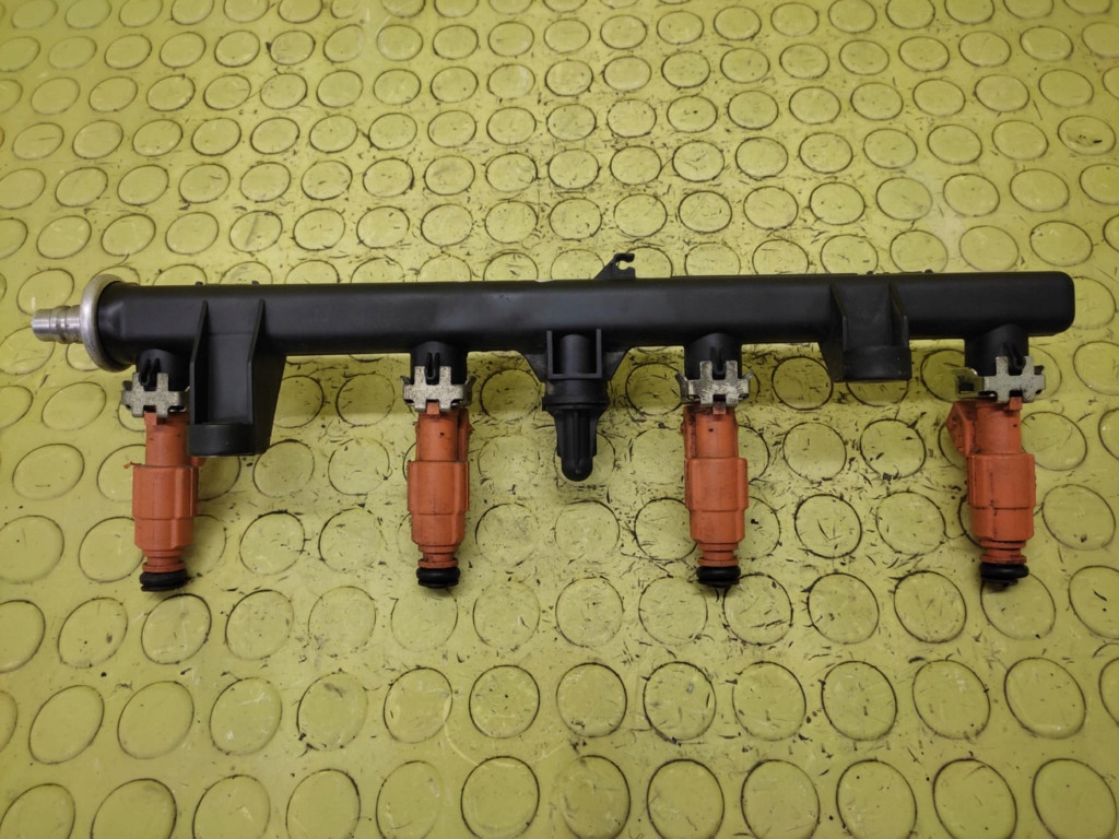 ALFA ROMEO 147 2.0 Rampe injection 0280151048