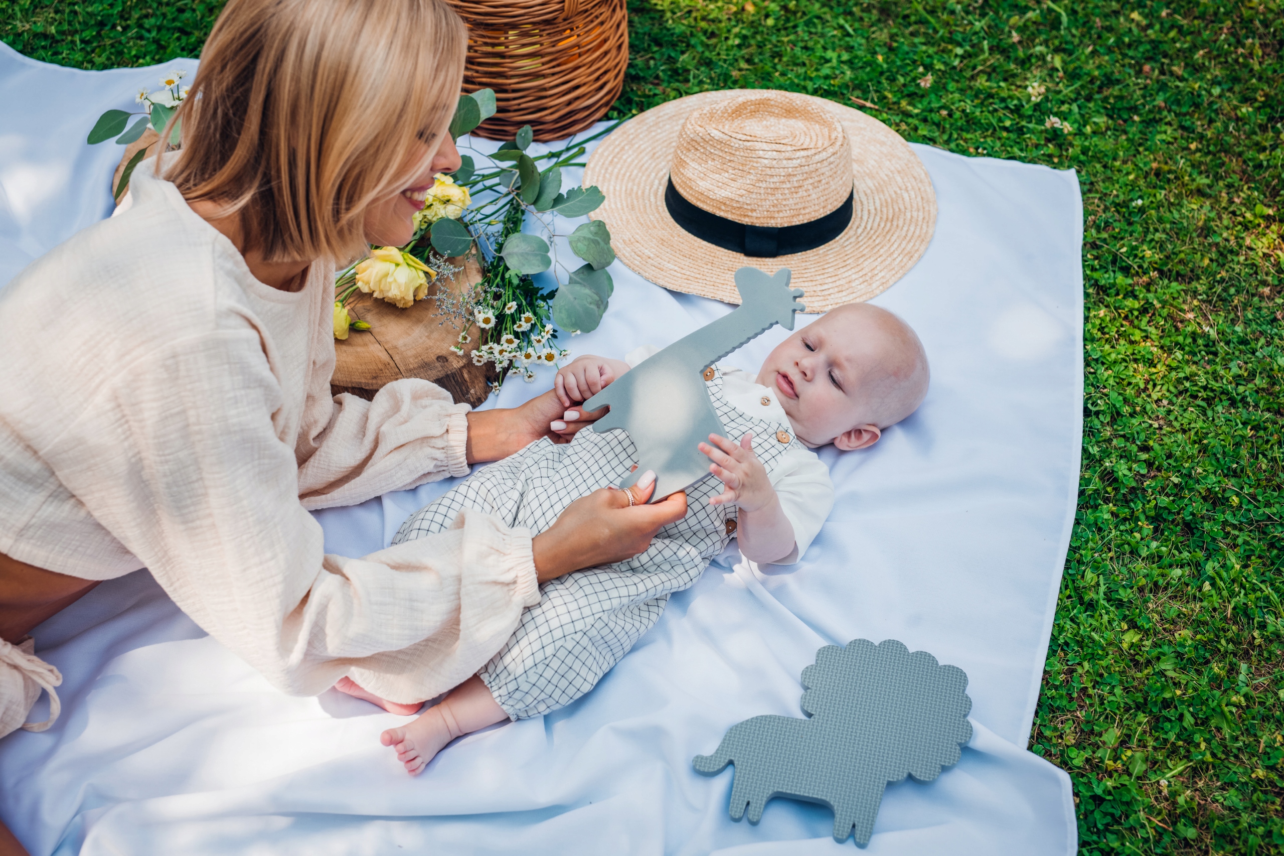 Duża mata piankowa puzzle 150x150cm XXL MoMi ZAWI Płeć dziewczynki