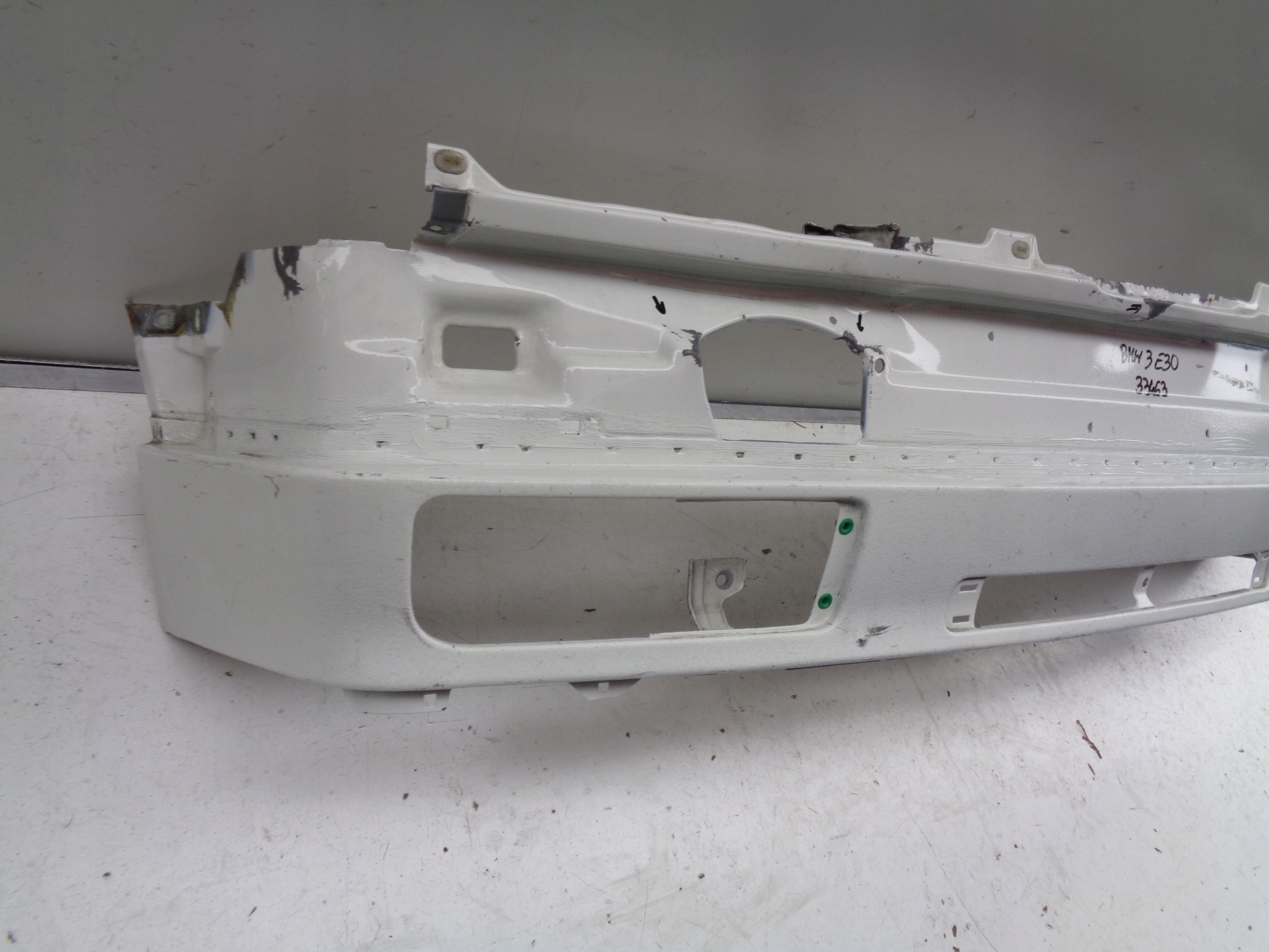 bar, wall front BMW 3 E30
