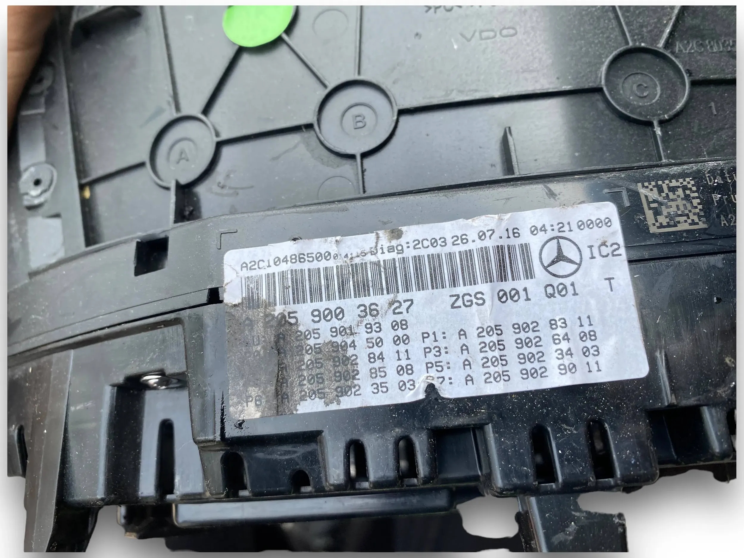 MERCEDES C KLASA W205 dials USA 2059003627