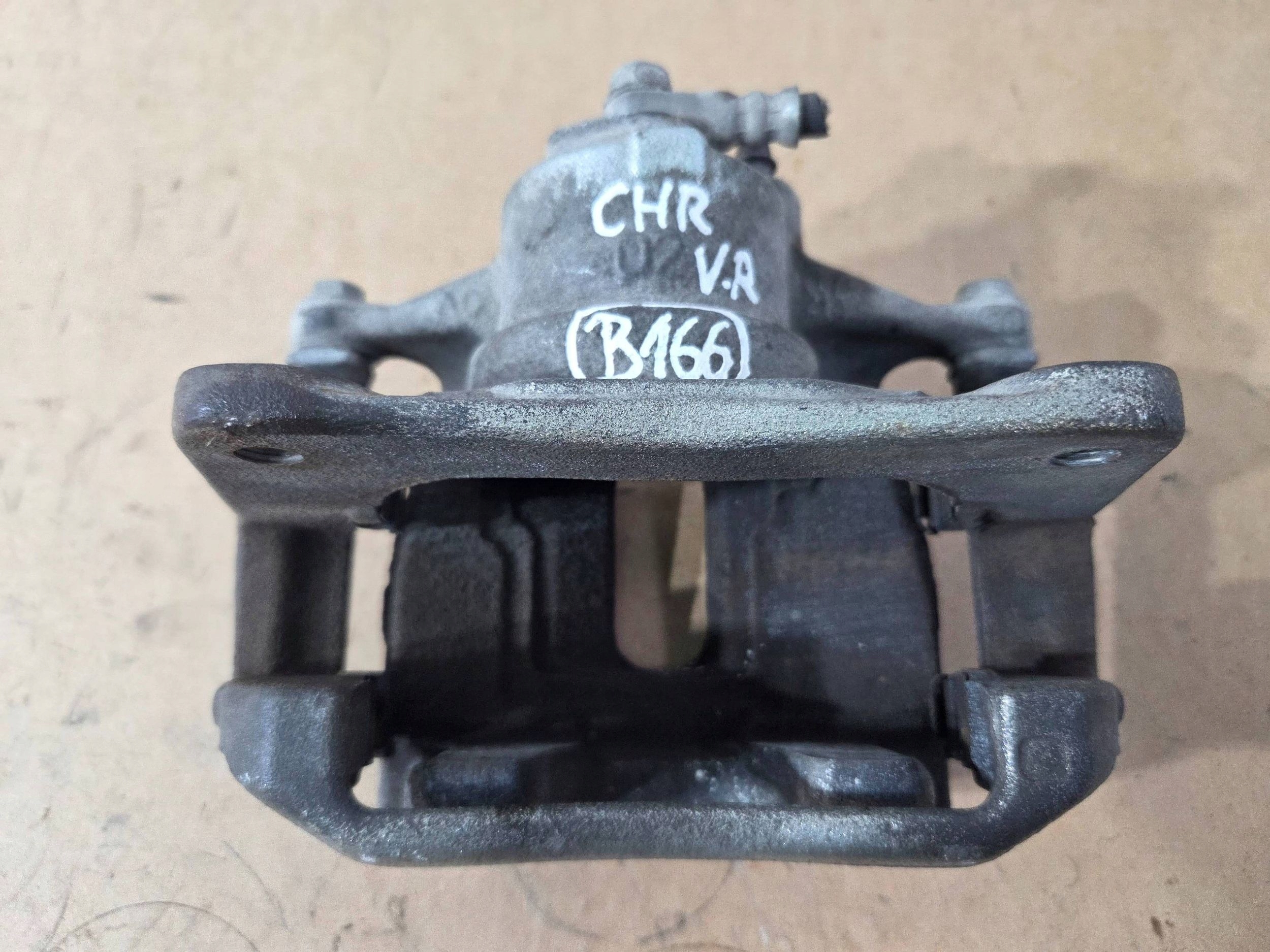 Toyota C-HR and caliper brake front right (B166)