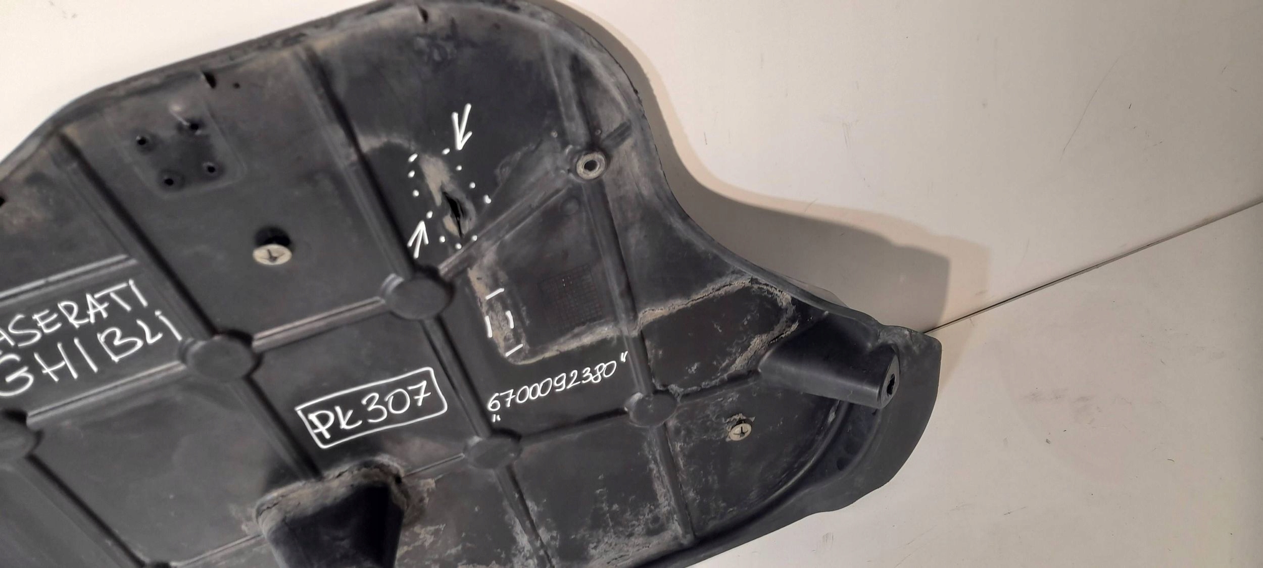 Maserati Ghibli cover below engine 6700092380 (PL307)